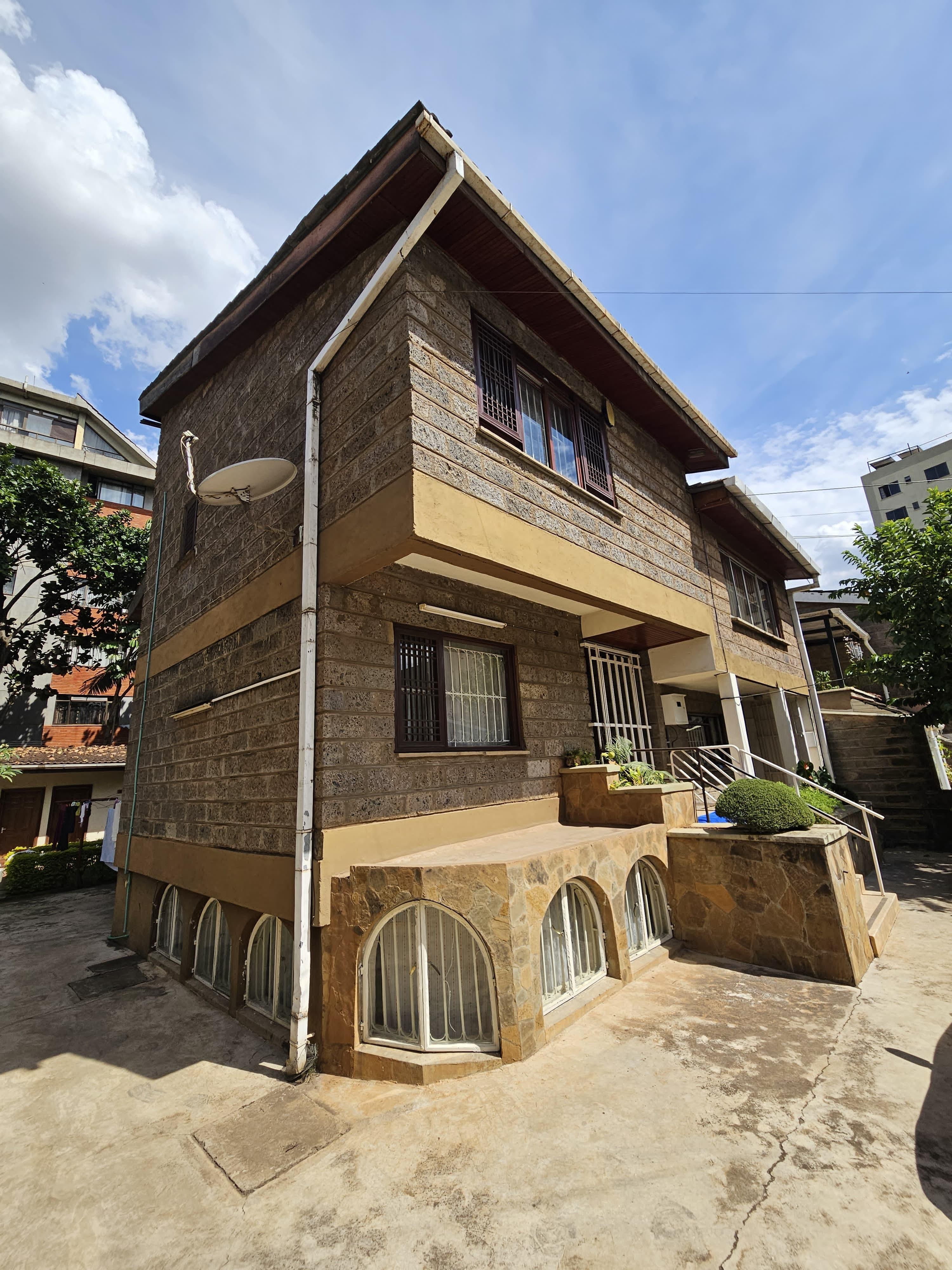 5-Bedroom Maisonette for Sale  Parklands - Image 1
