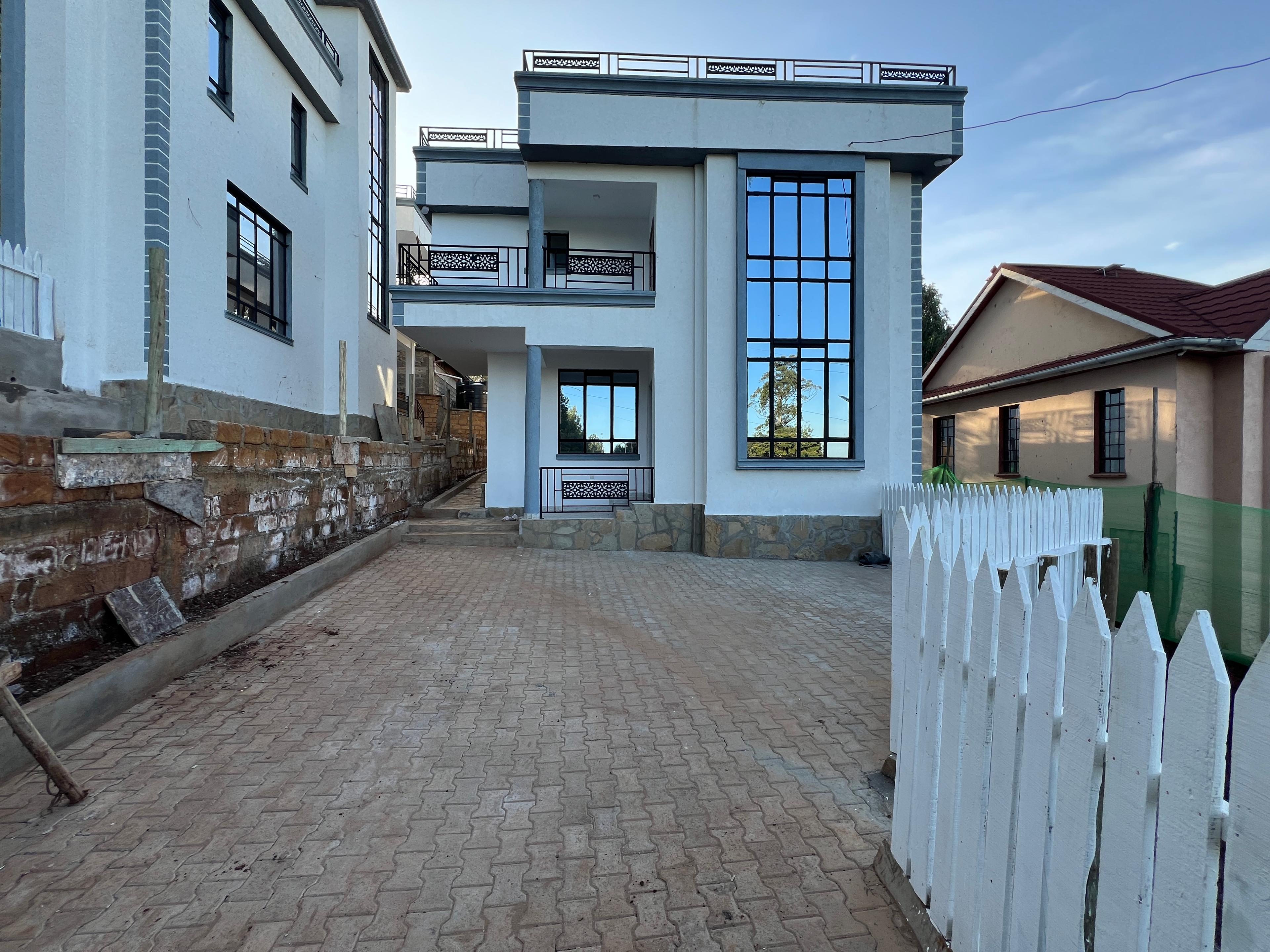 Exquisite 5-Bedroom Mansion + DSQ in Ngong – Ksh 18.5M - Image 1