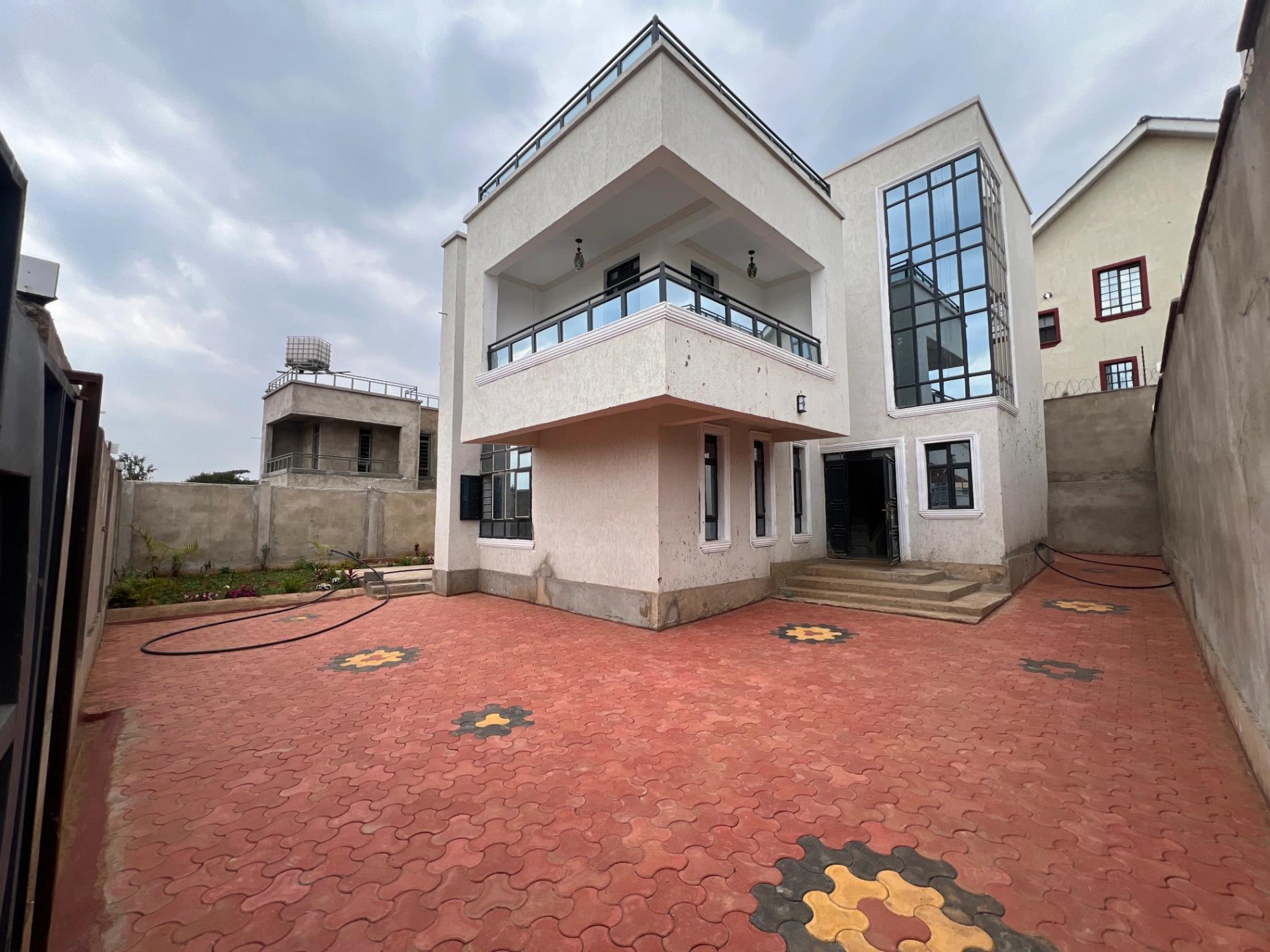4BR Villas On Sale in Kenyatta Road  - Image 1