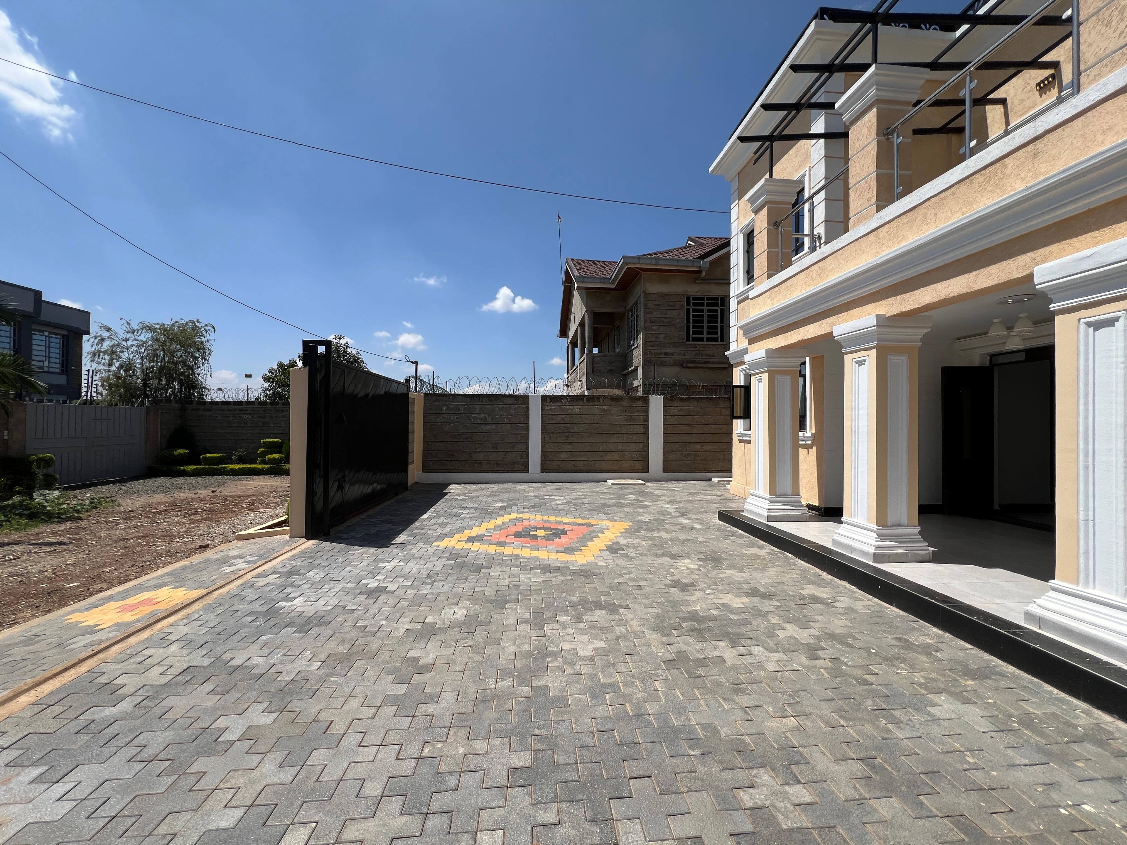 7BR Mansion on Sale in Kenyatta road  - Image 3