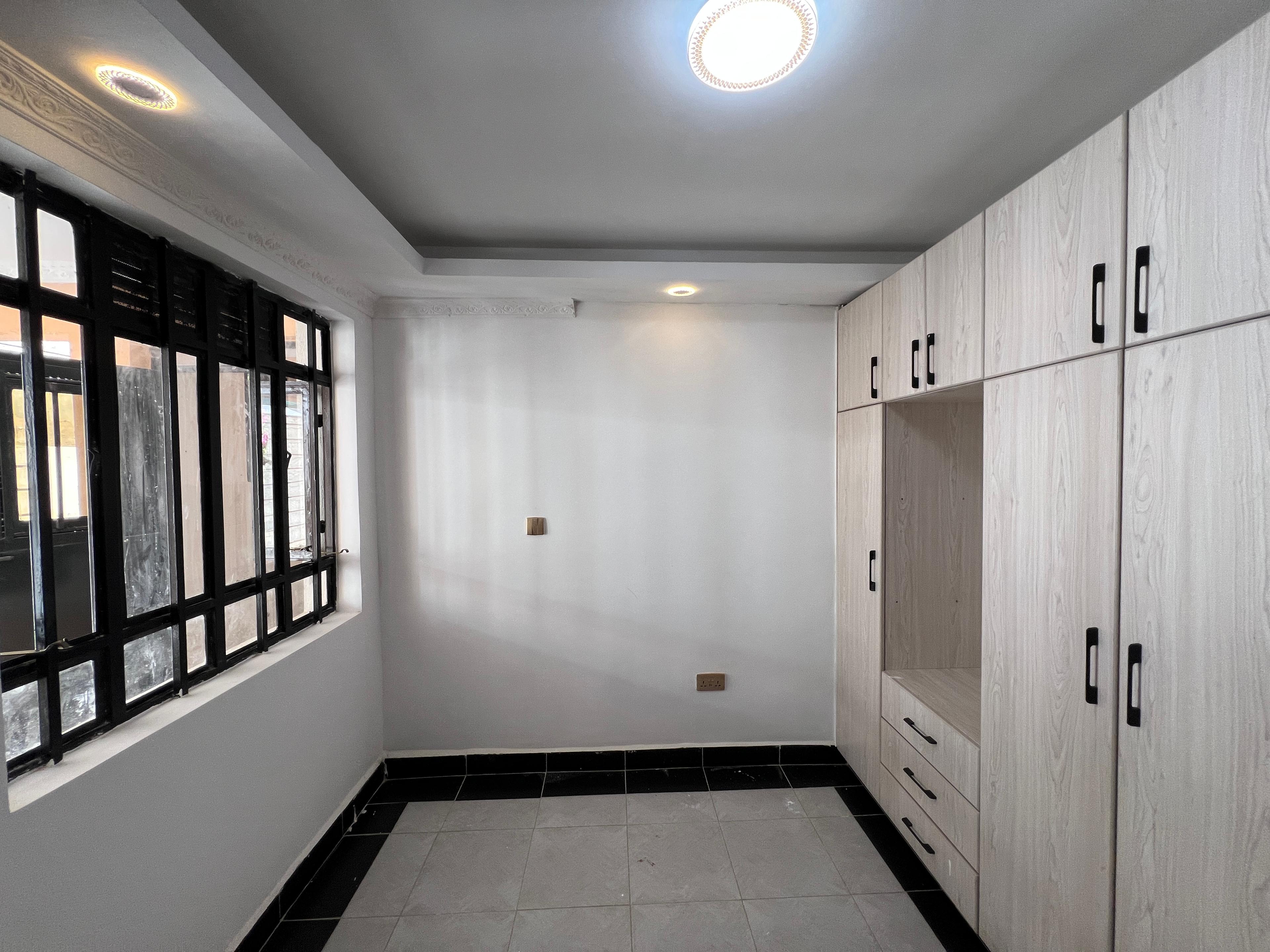 7BR Mansion on Sale in Kenyatta road  - Image 4