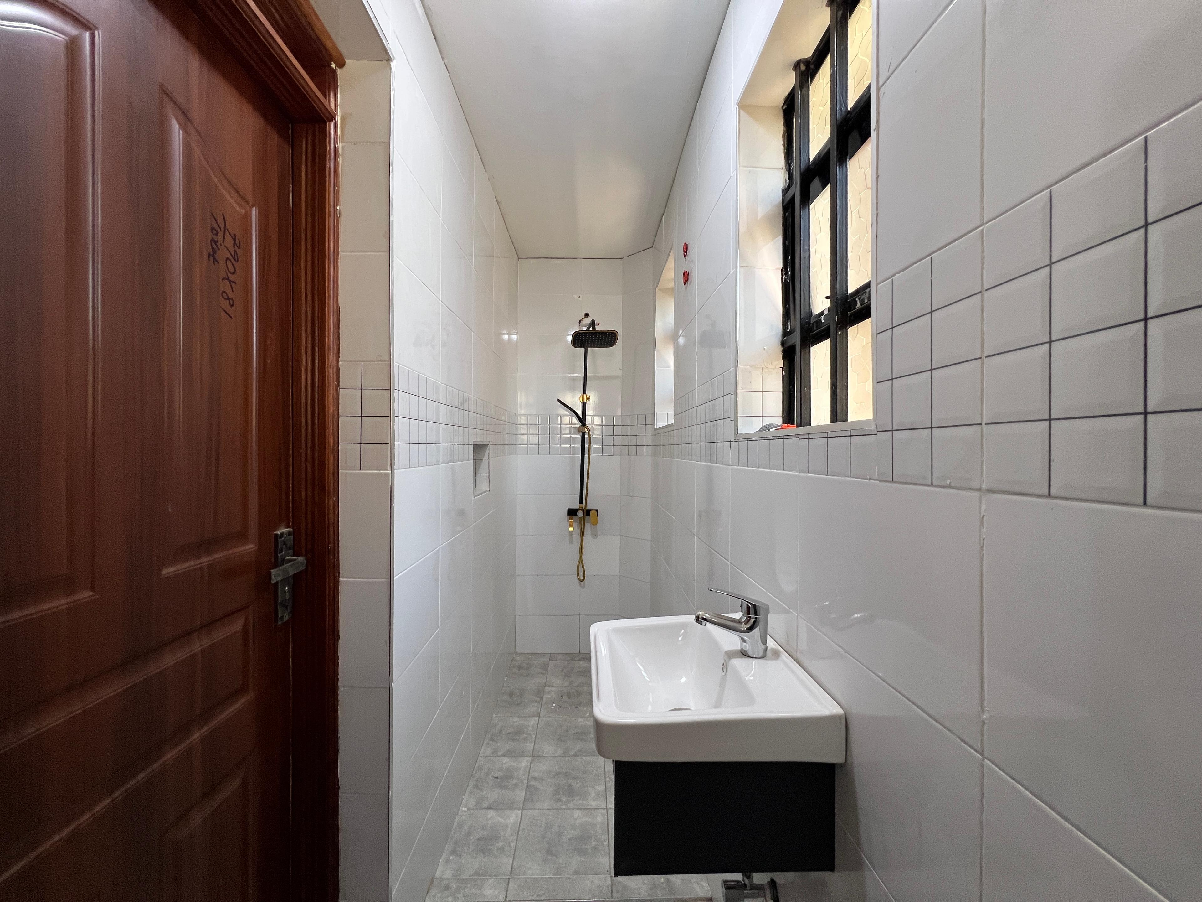 7BR Mansion on Sale in Kenyatta road  - Image 8