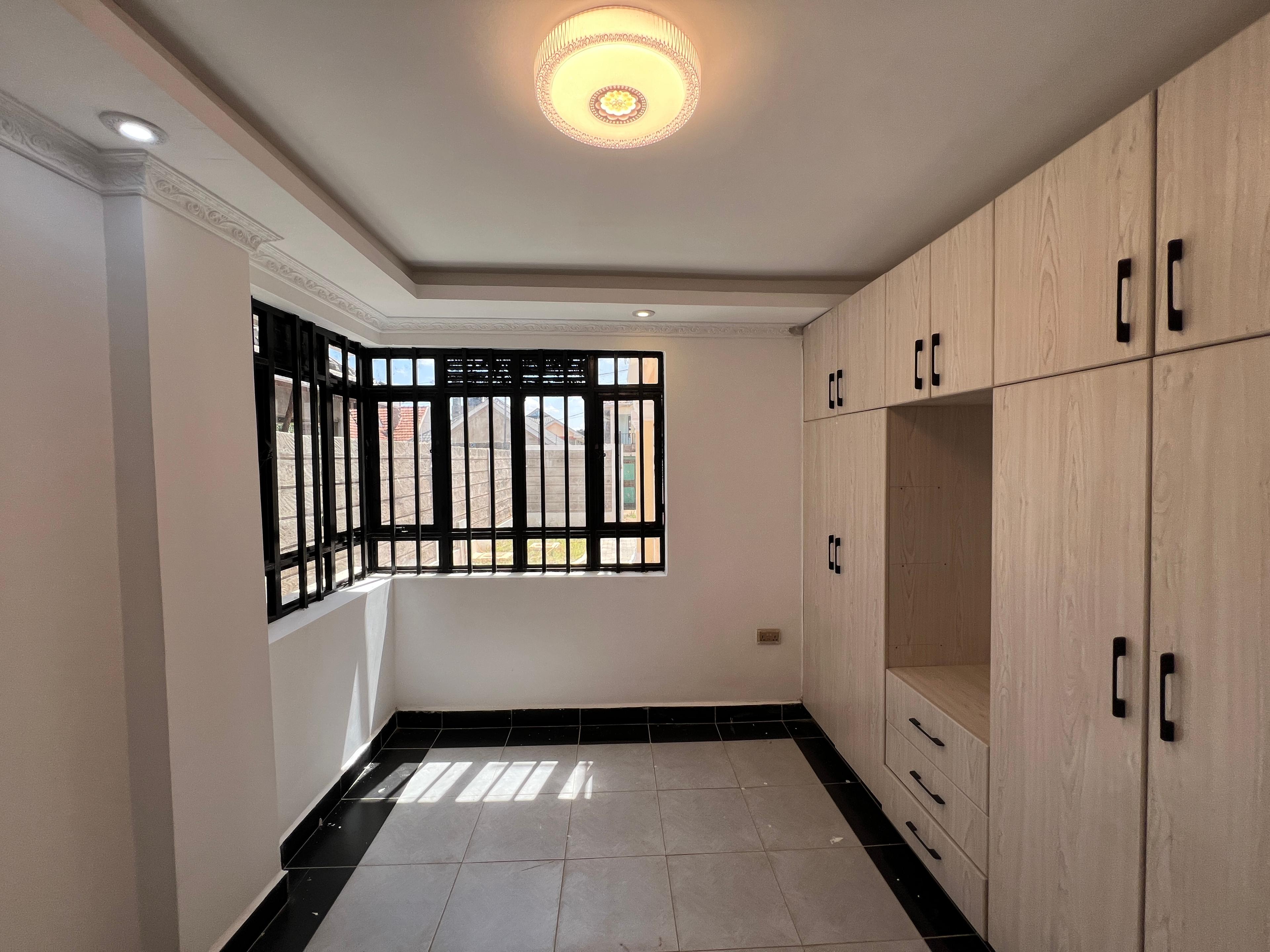 7BR Mansion on Sale in Kenyatta road  - Image 11