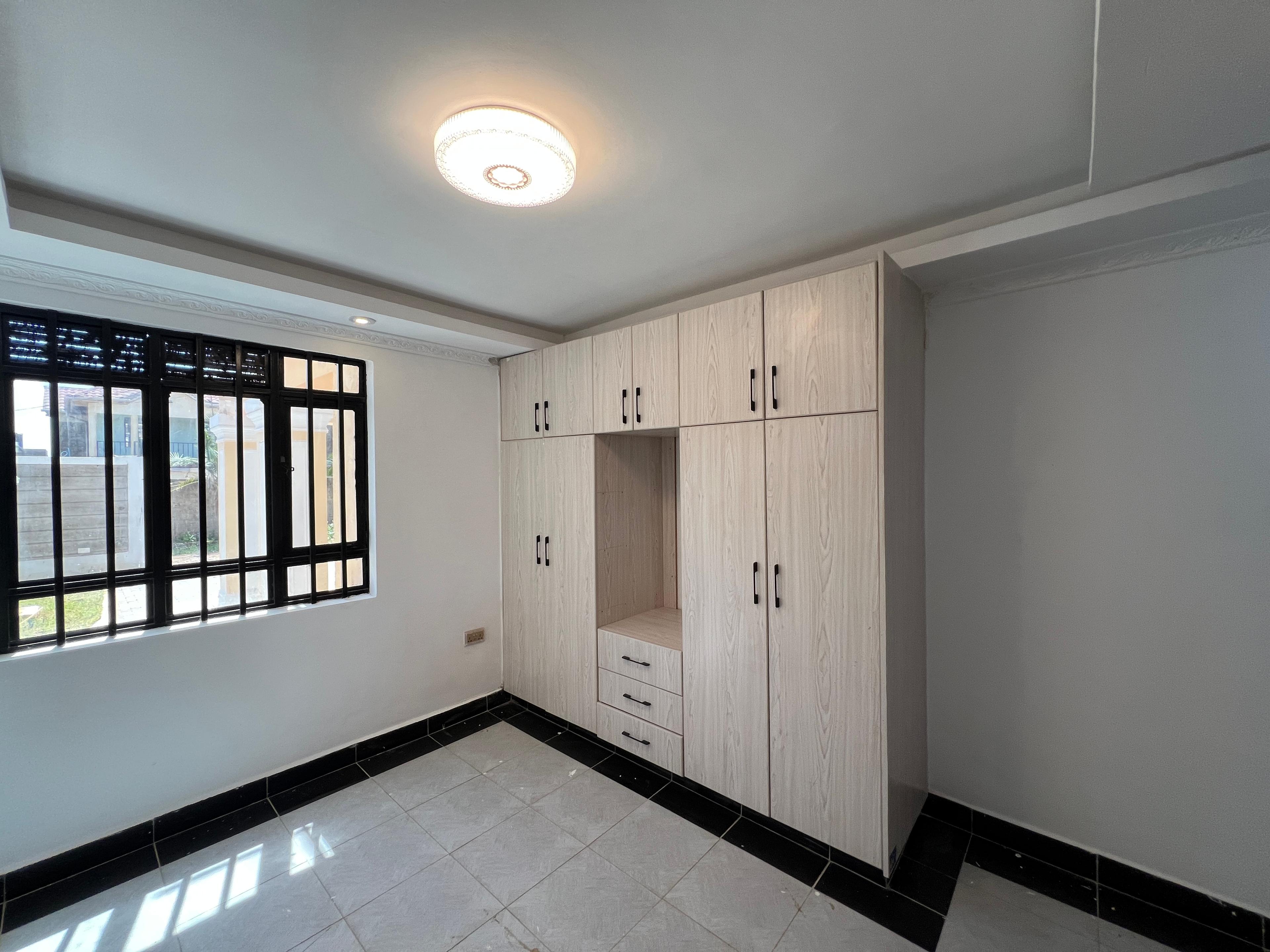 7BR Mansion on Sale in Kenyatta road  - Image 15