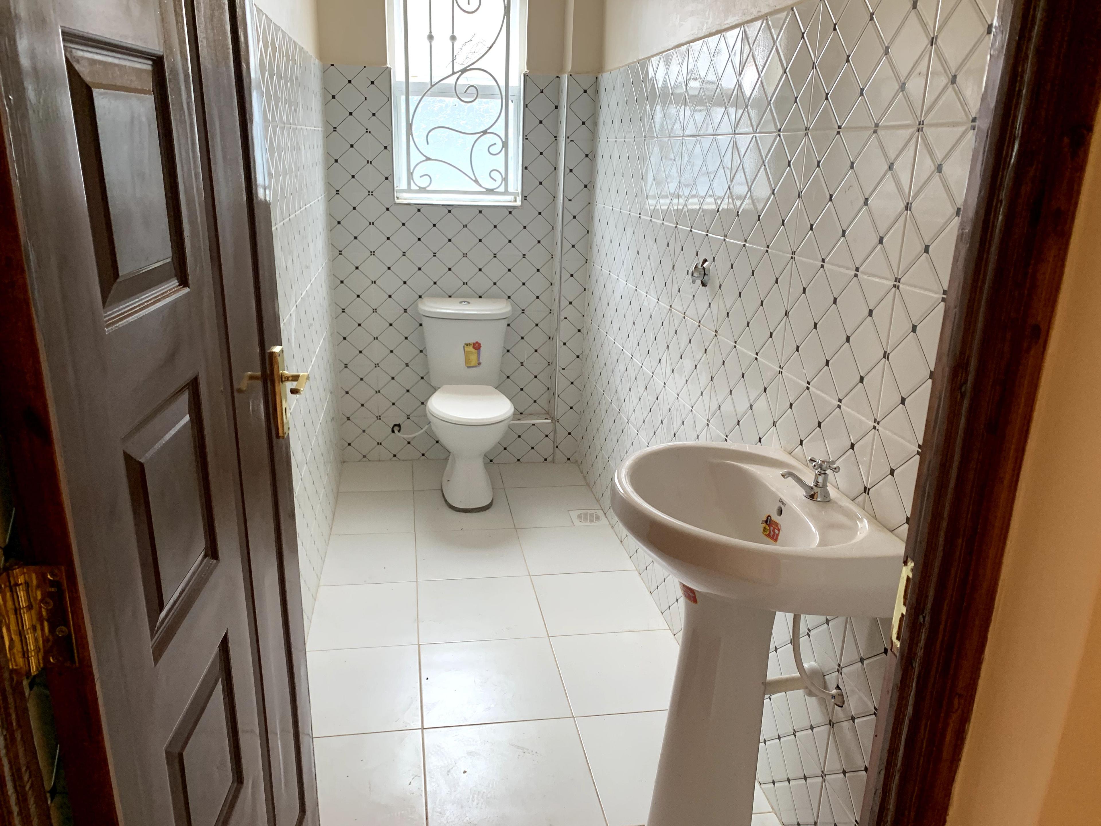 4BR Mansion on Sale in Matangi - Image 24