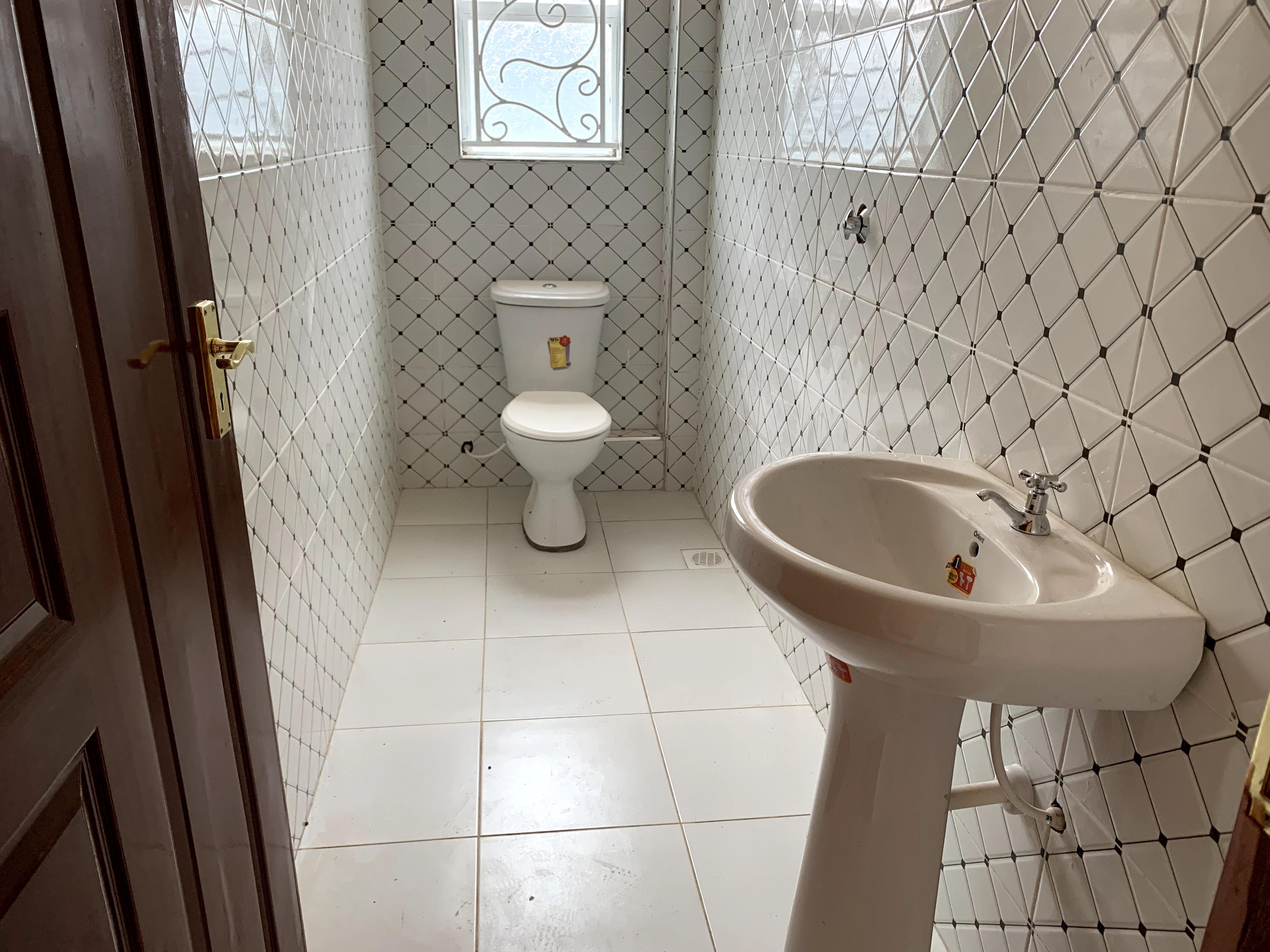 4BR Mansion on Sale in Matangi - Image 22