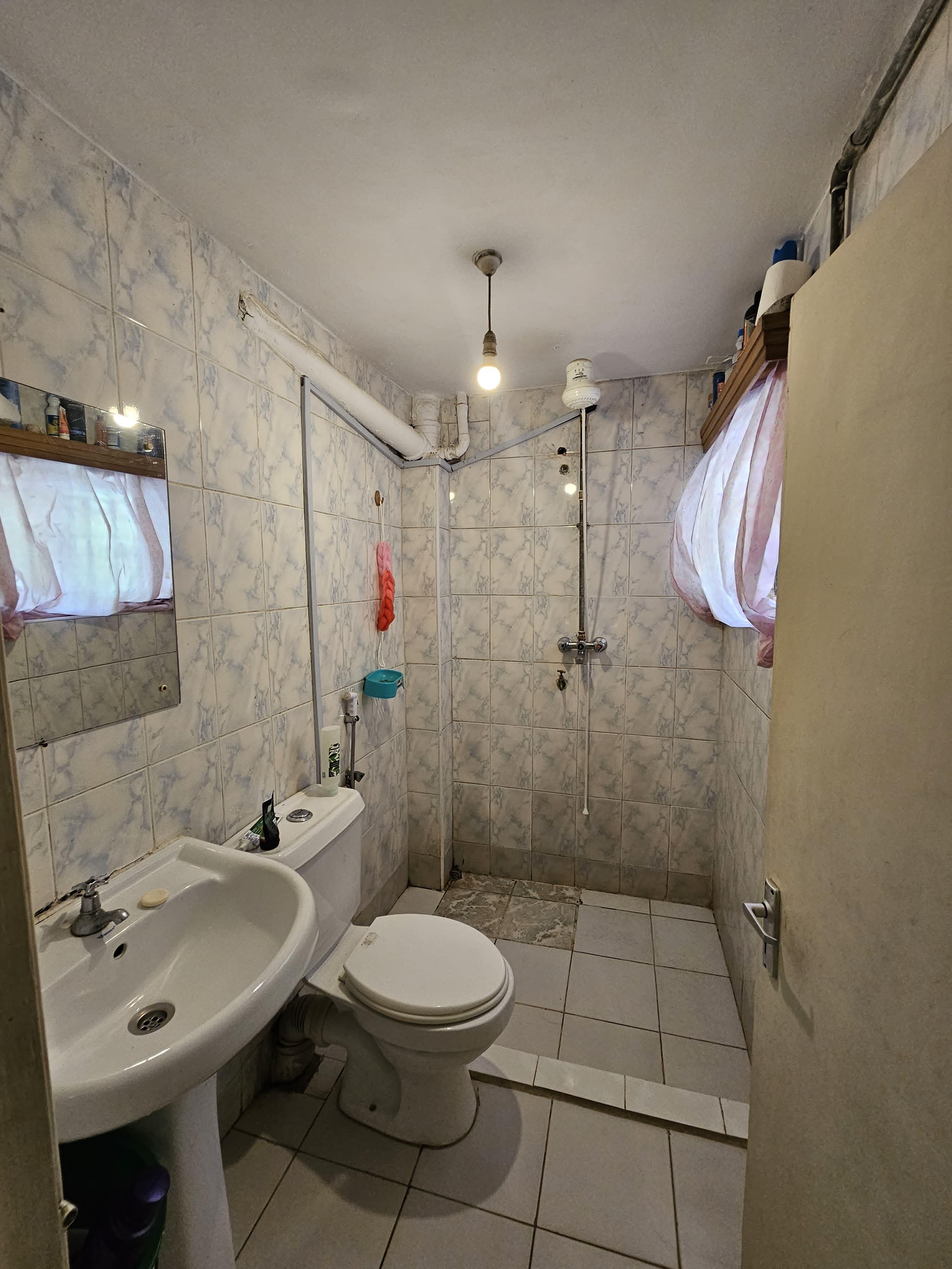 5-Bedroom Maisonette for Sale  Parklands - Image 5