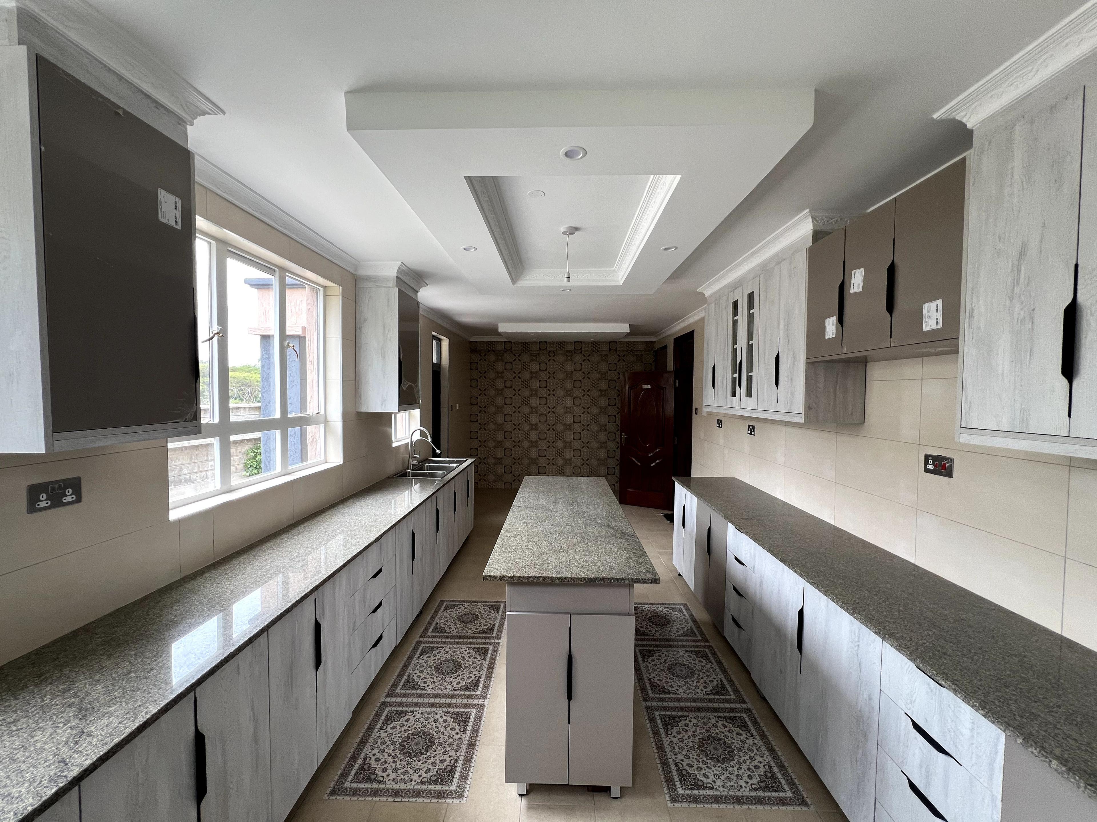 5BR Mansion on Sale in Garden Estate - Image 2