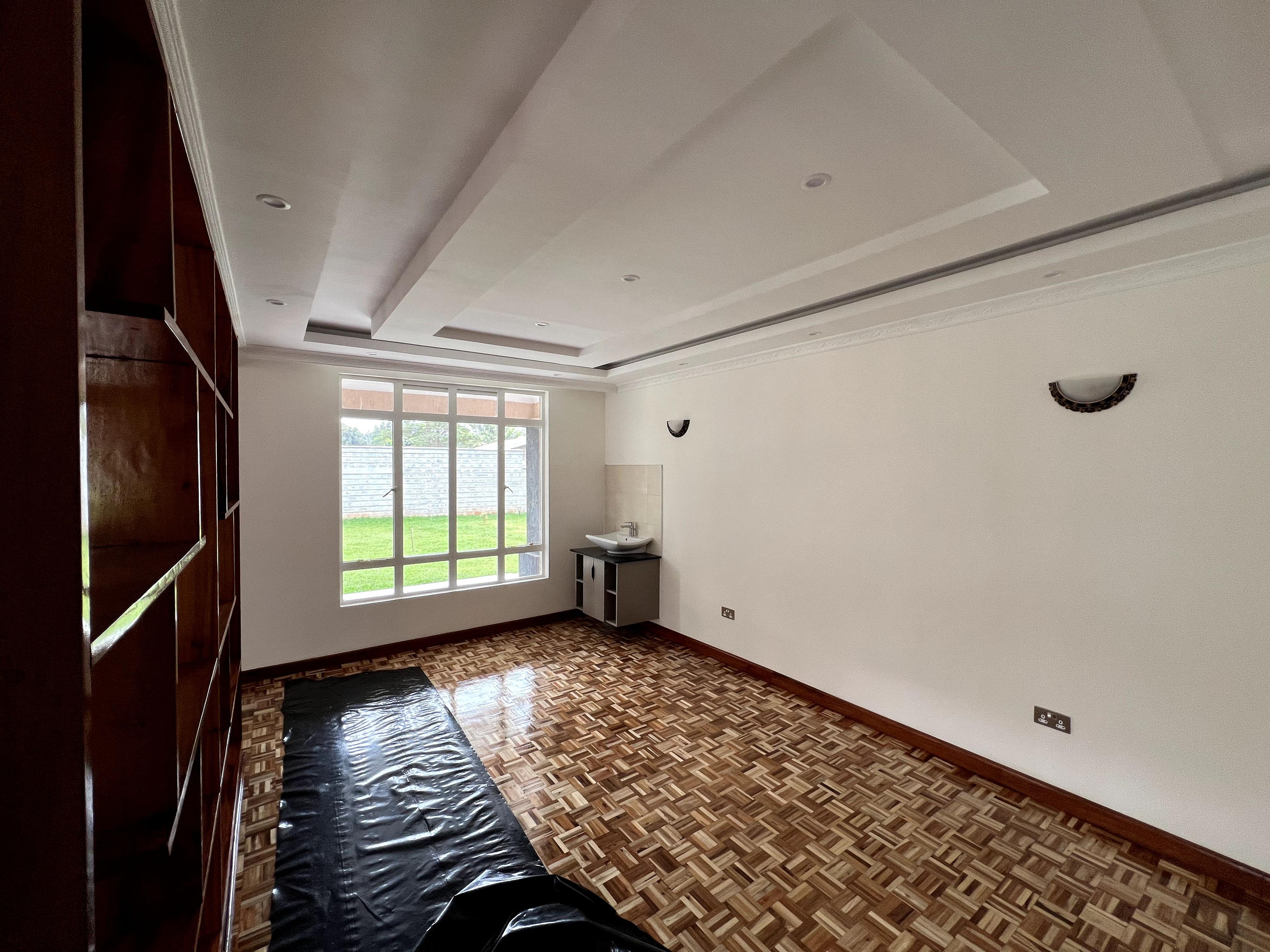 5BR Mansion on Sale in Garden Estate - Image 8