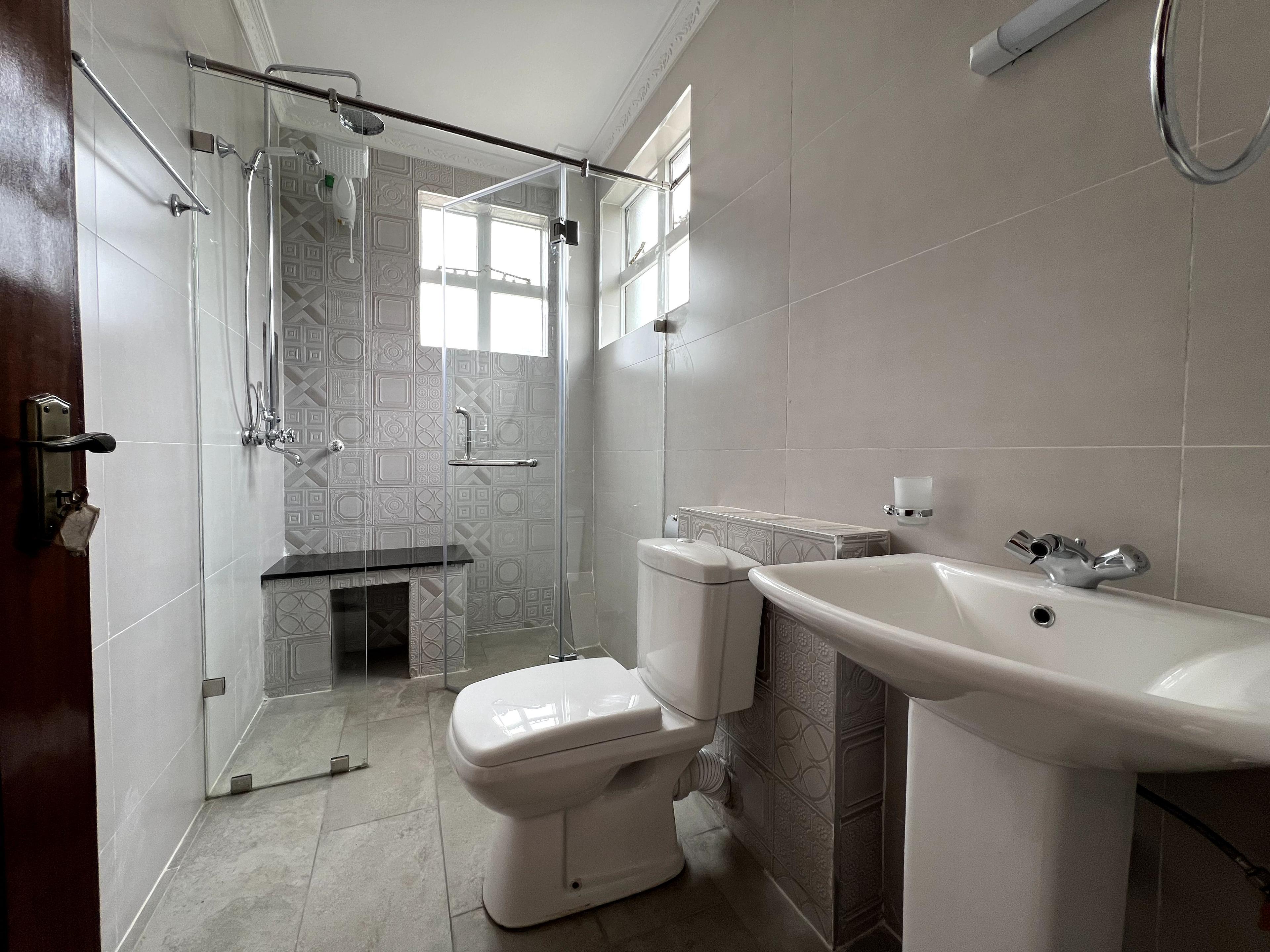5BR Mansion on Sale in Garden Estate - Image 9