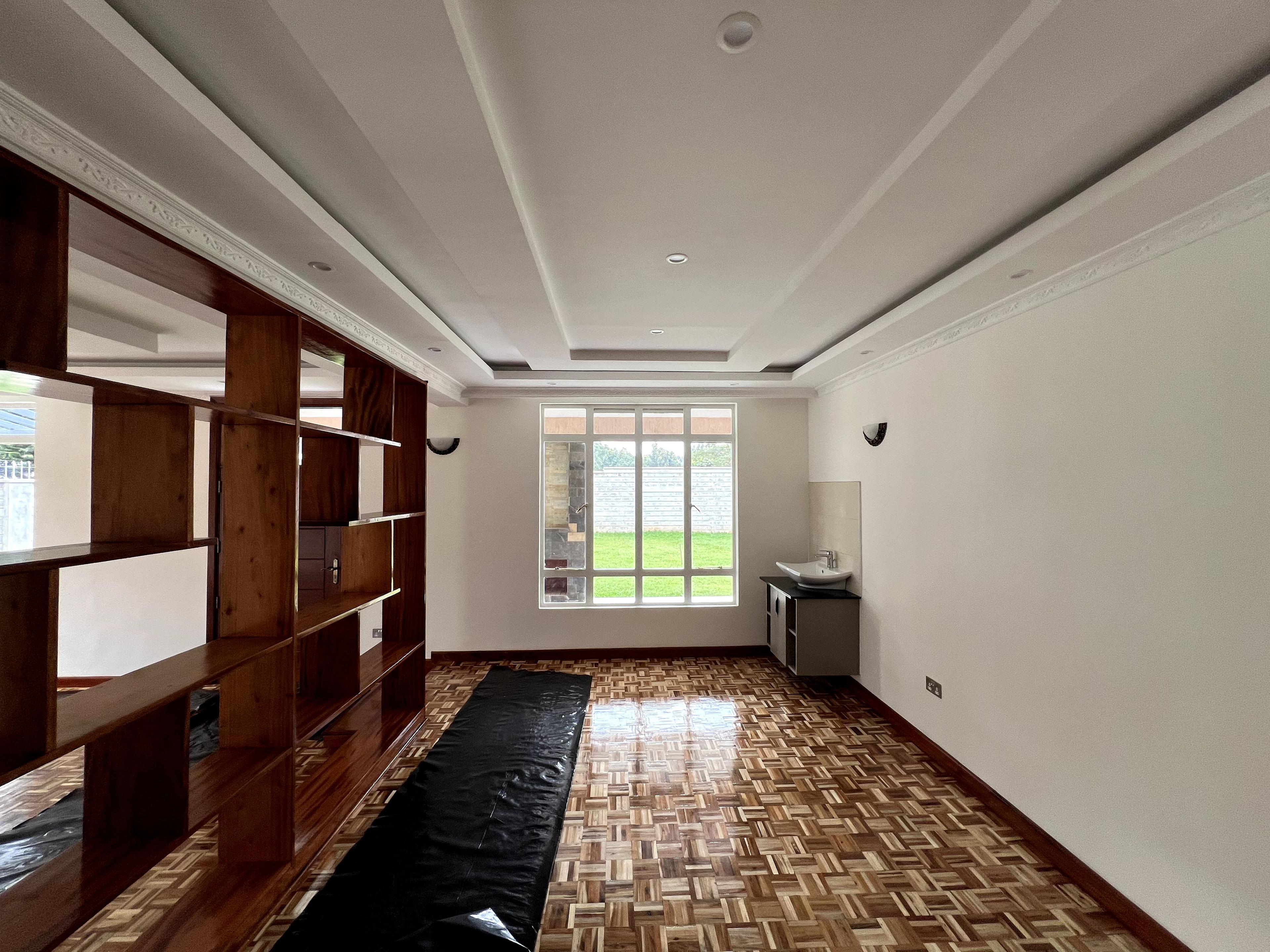 5BR Mansion on Sale in Garden Estate - Image 7
