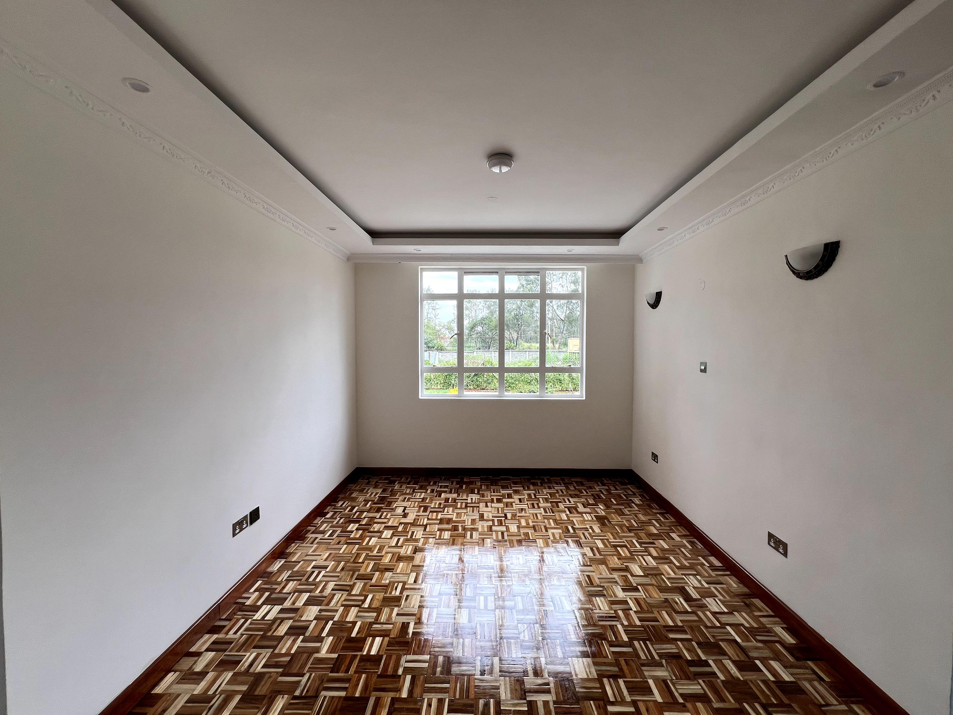 5BR Mansion on Sale in Garden Estate - Image 4