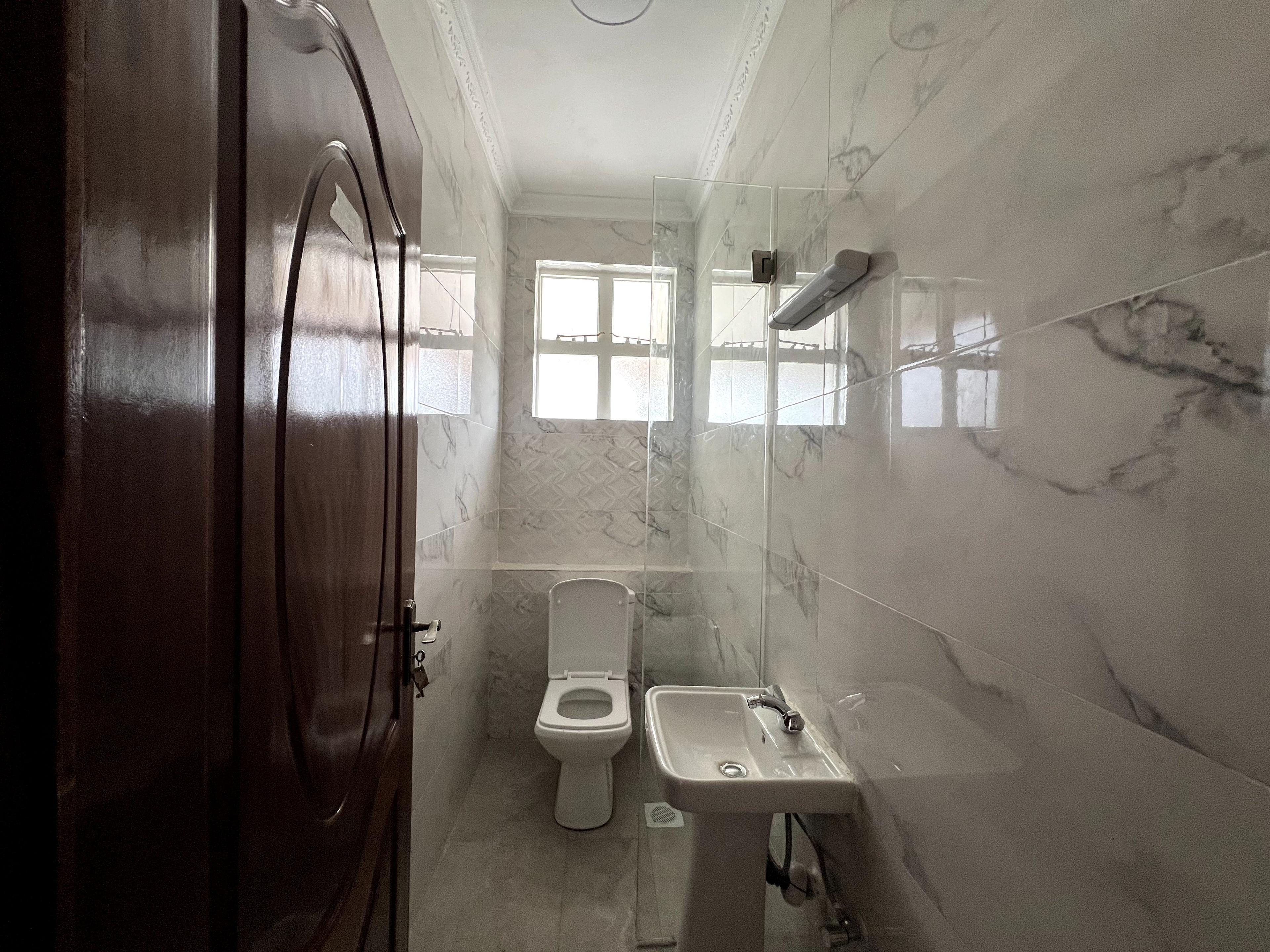 5BR Mansion on Sale in Garden Estate - Image 10