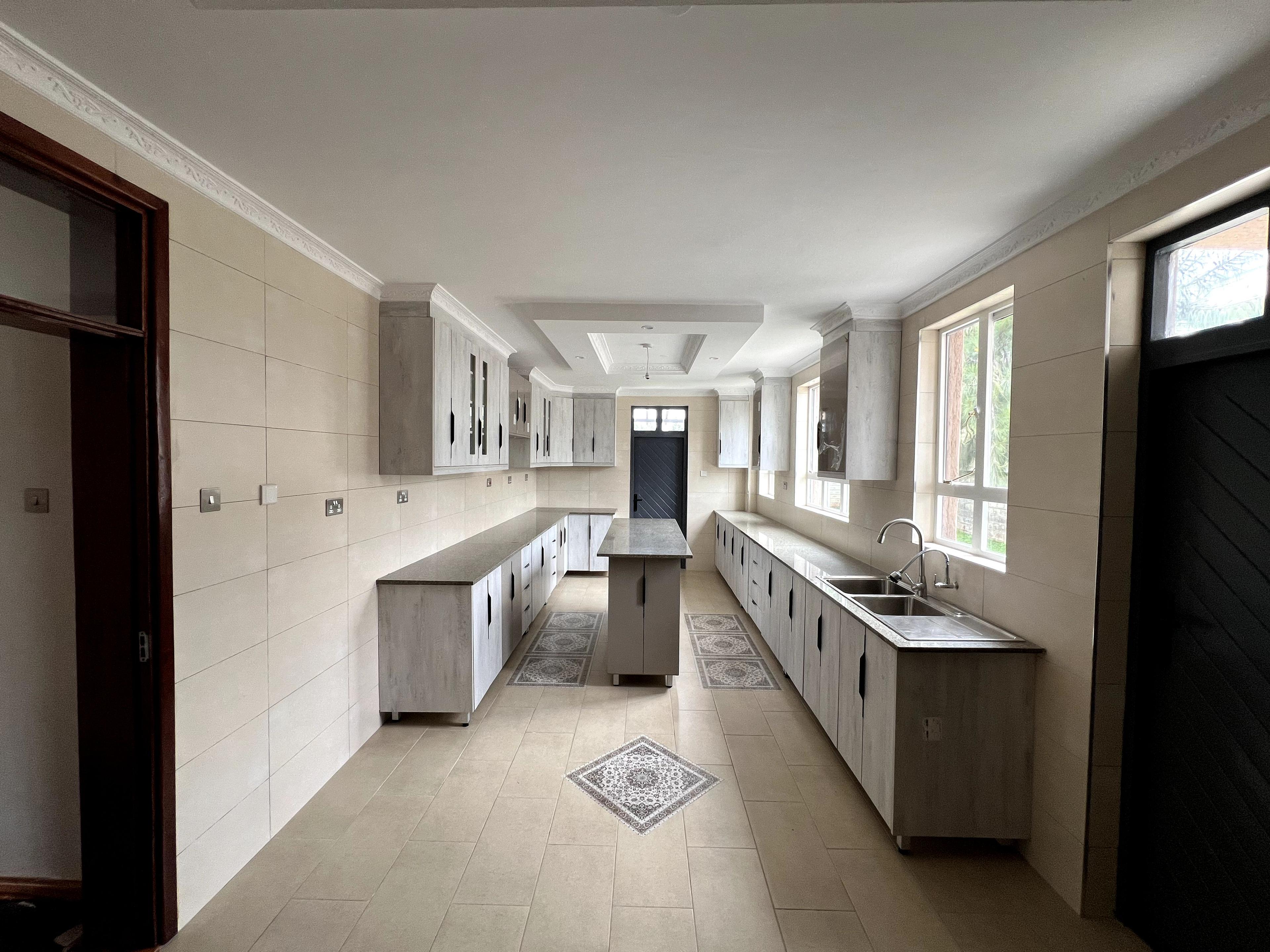 5BR Mansion on Sale in Garden Estate - Image 13
