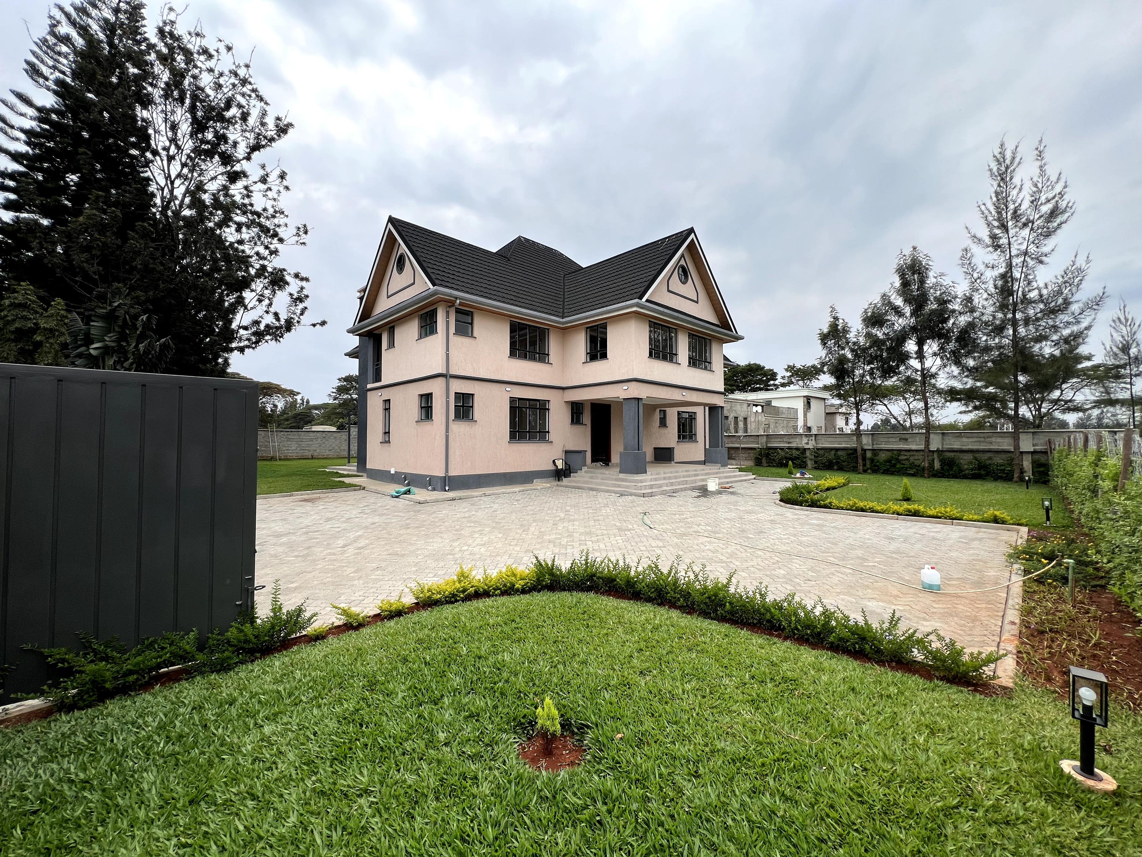 5BR Mansion on Sale in Garden Estate - Image 19