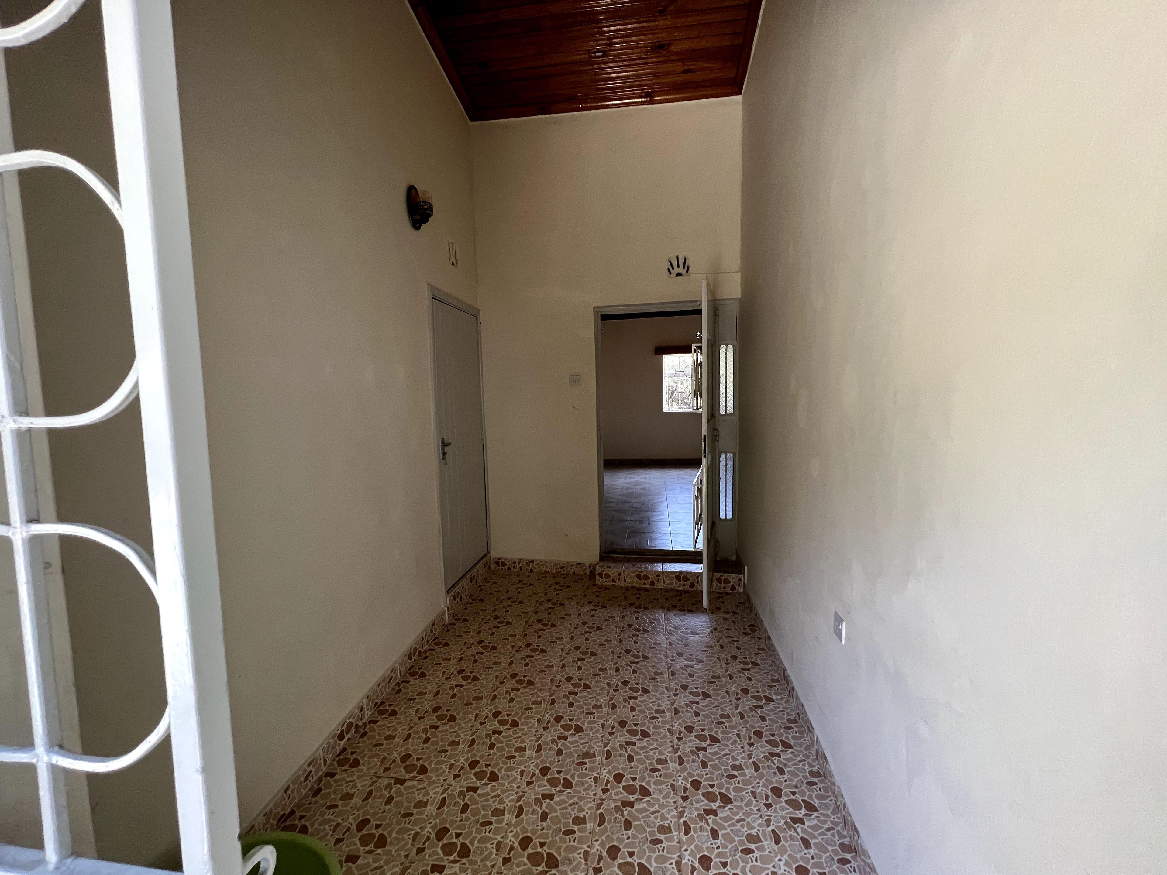 3-Bedroom House for Rent – Karen Bomas - Image 6