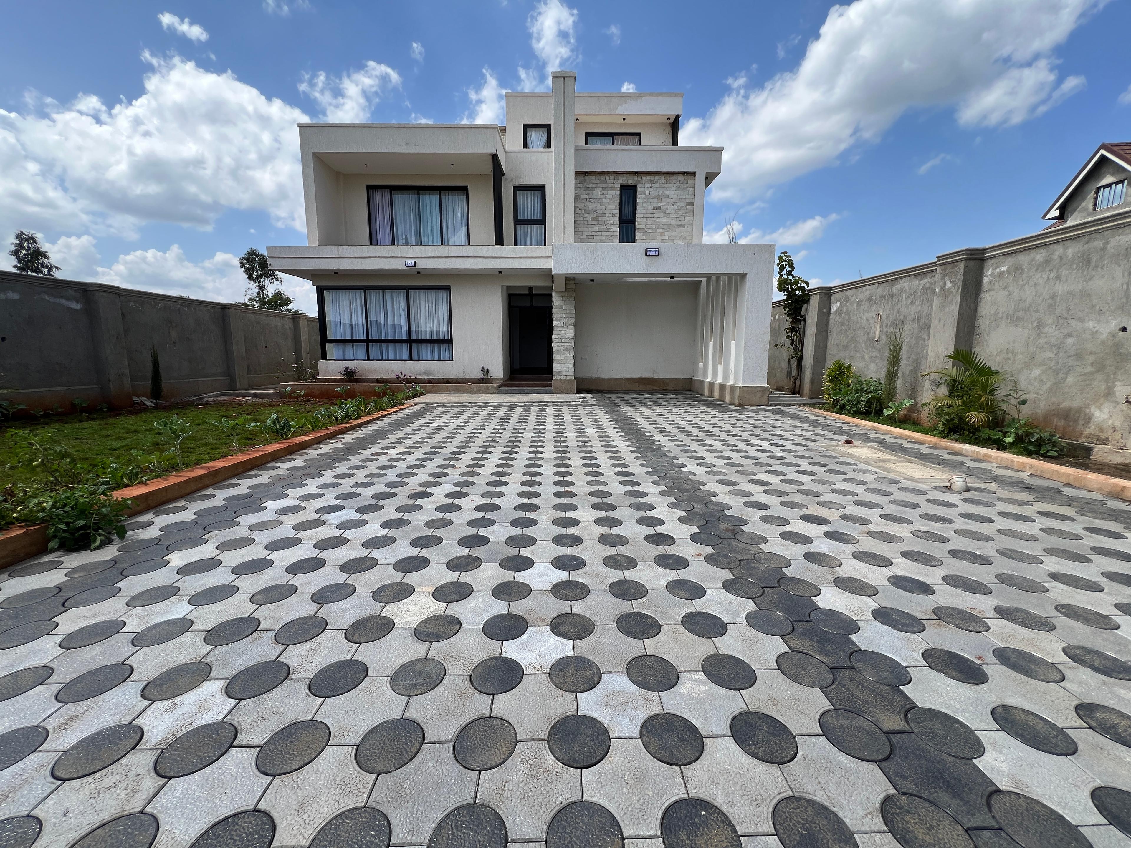  Luxurious Villas for Sale in Kenyatta Road - Image 6