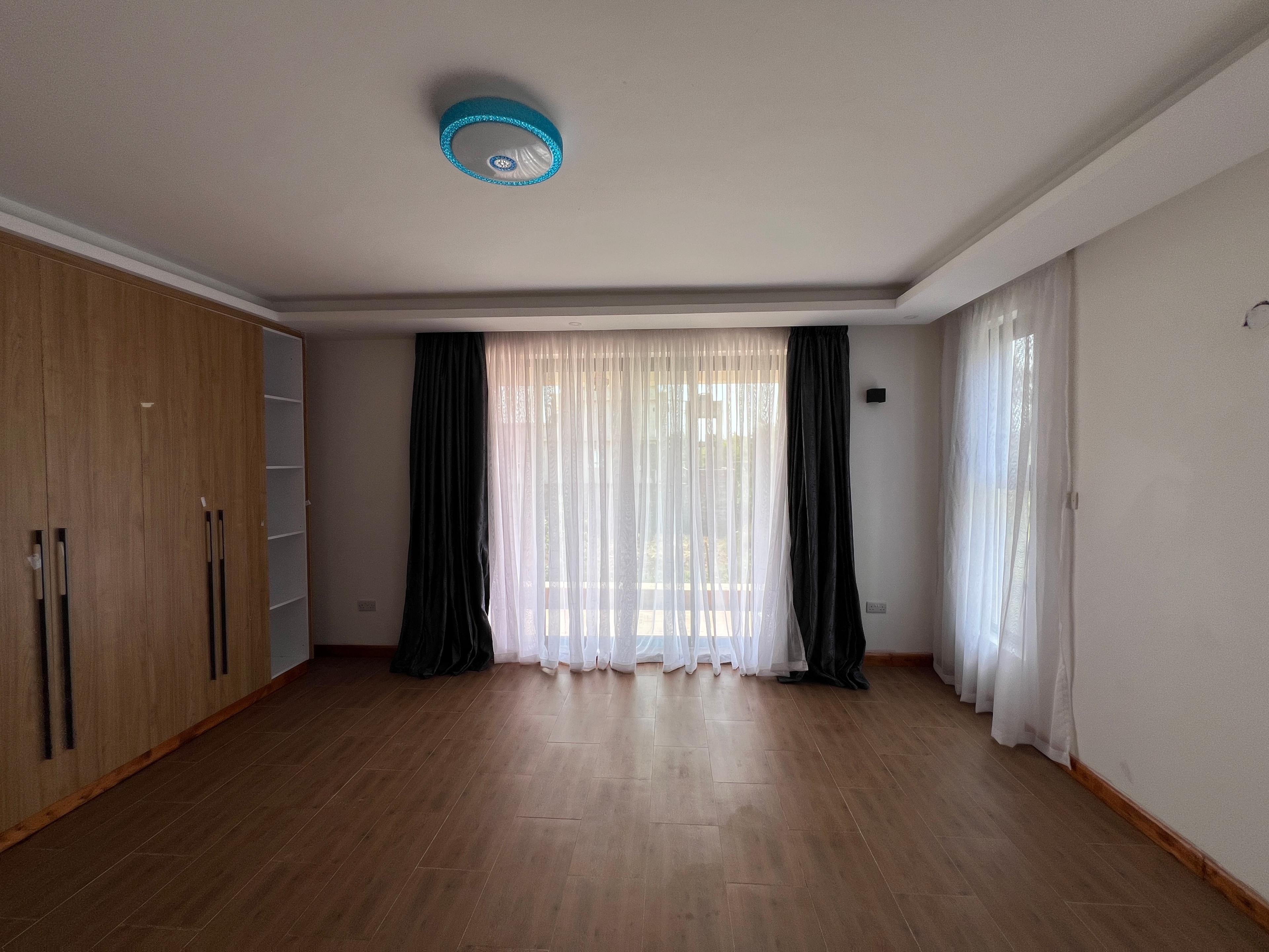  Luxurious Villas for Sale in Kenyatta Road - Image 14