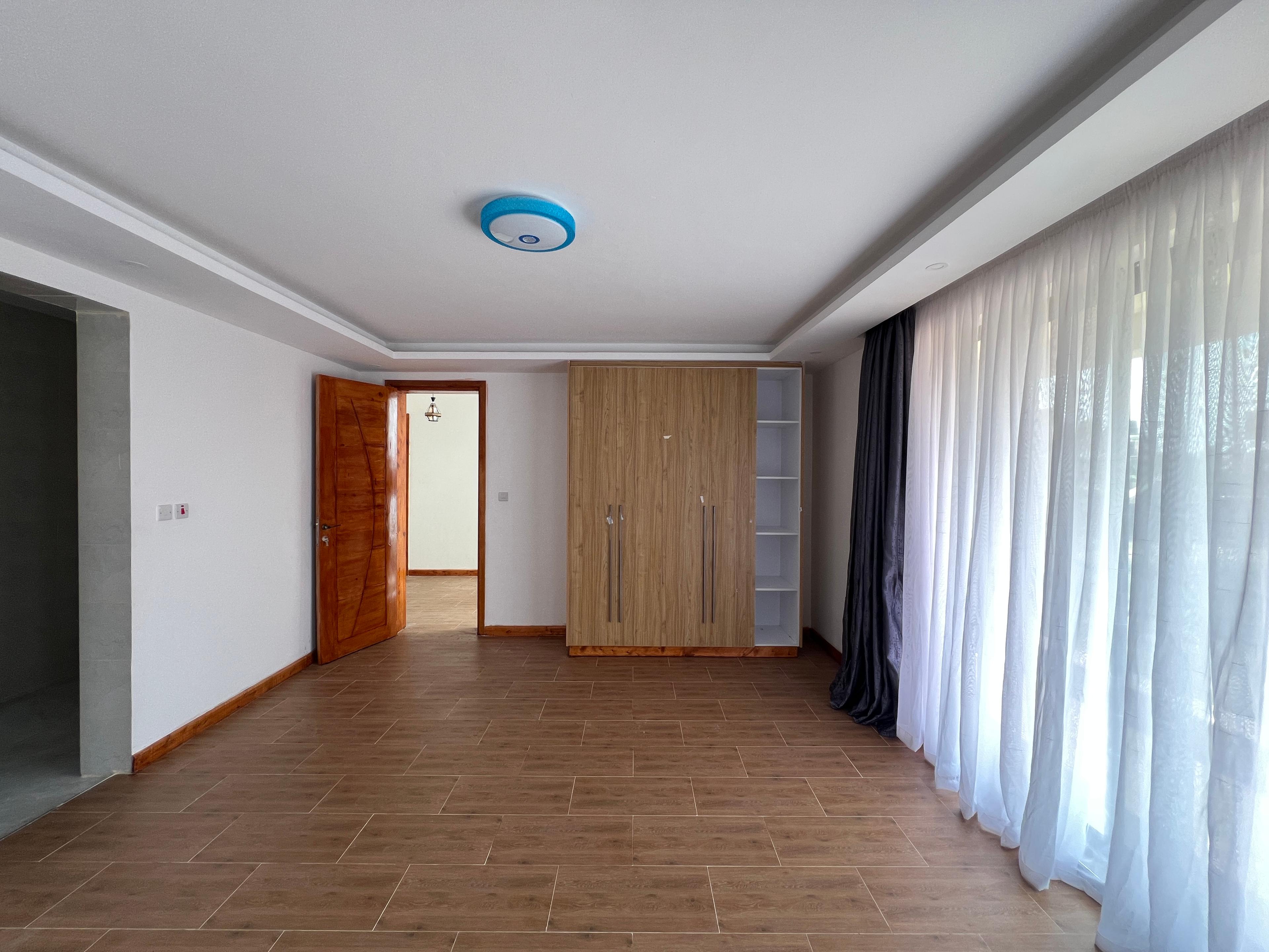  Luxurious Villas for Sale in Kenyatta Road - Image 12