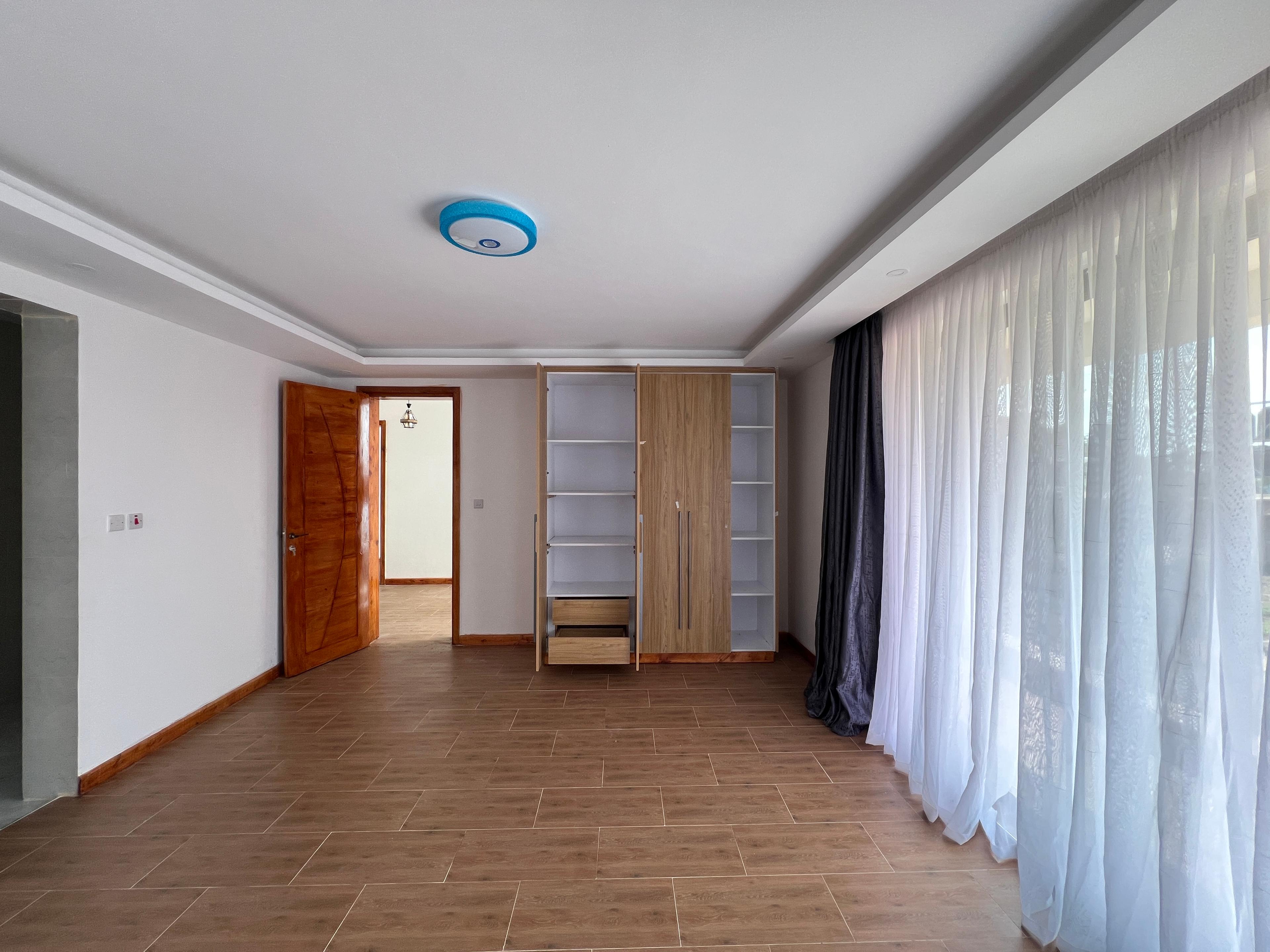  Luxurious Villas for Sale in Kenyatta Road - Image 15