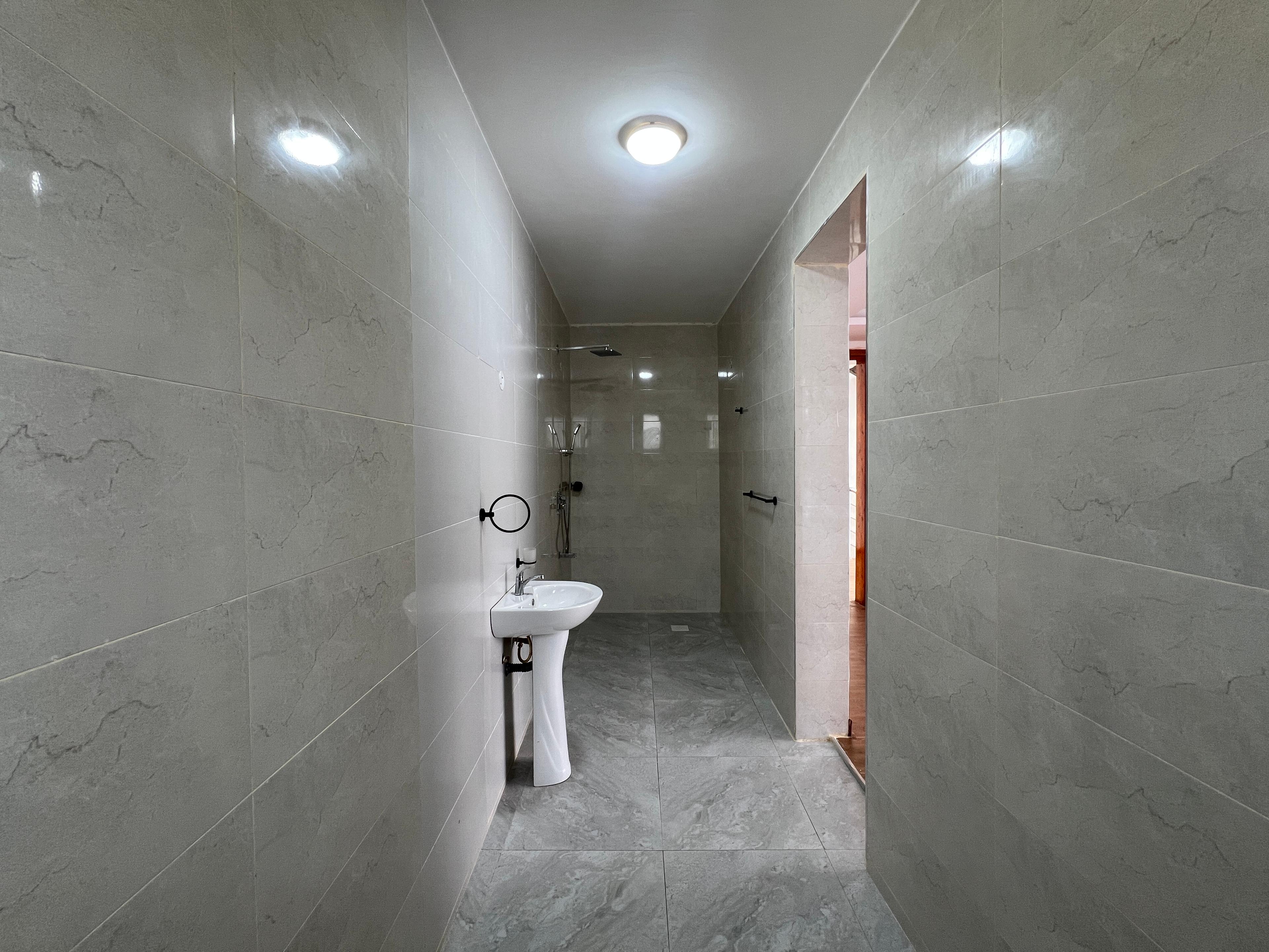  Luxurious Villas for Sale in Kenyatta Road - Image 11