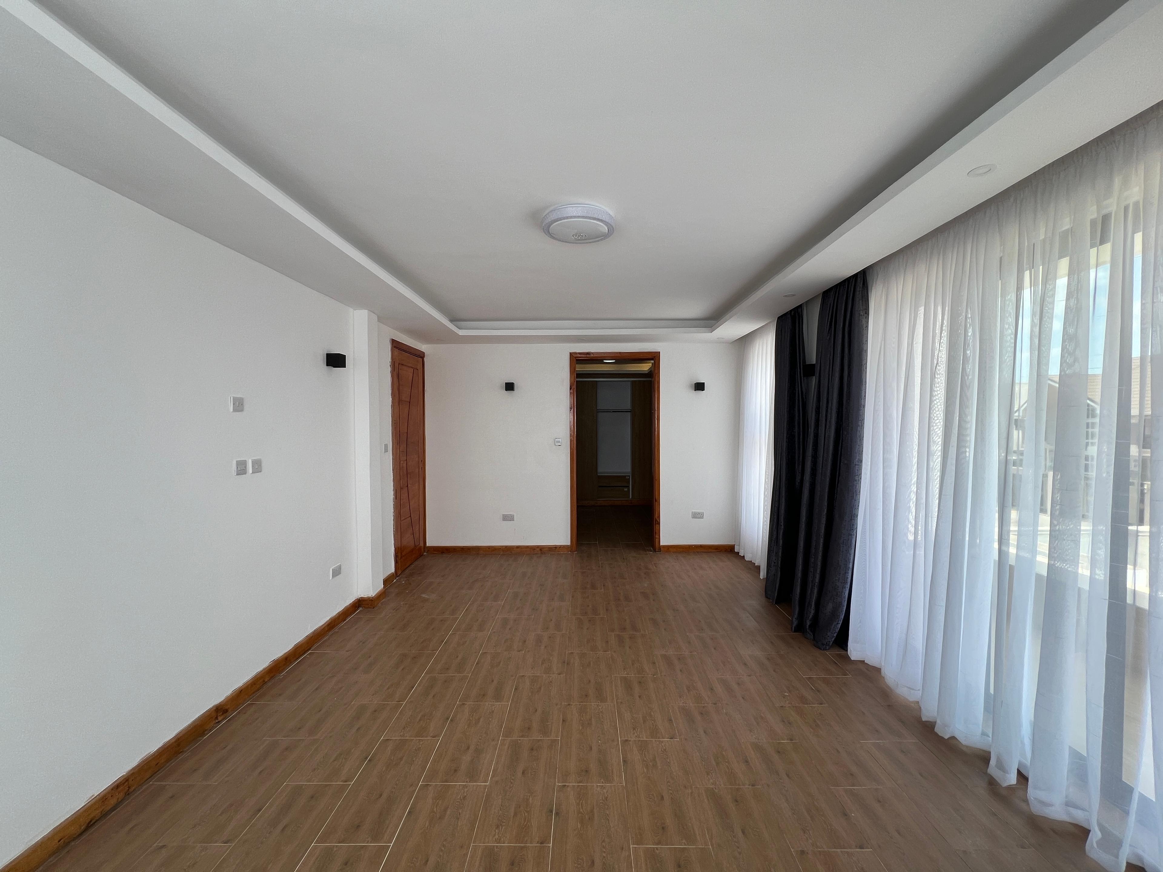  Luxurious Villas for Sale in Kenyatta Road - Image 24
