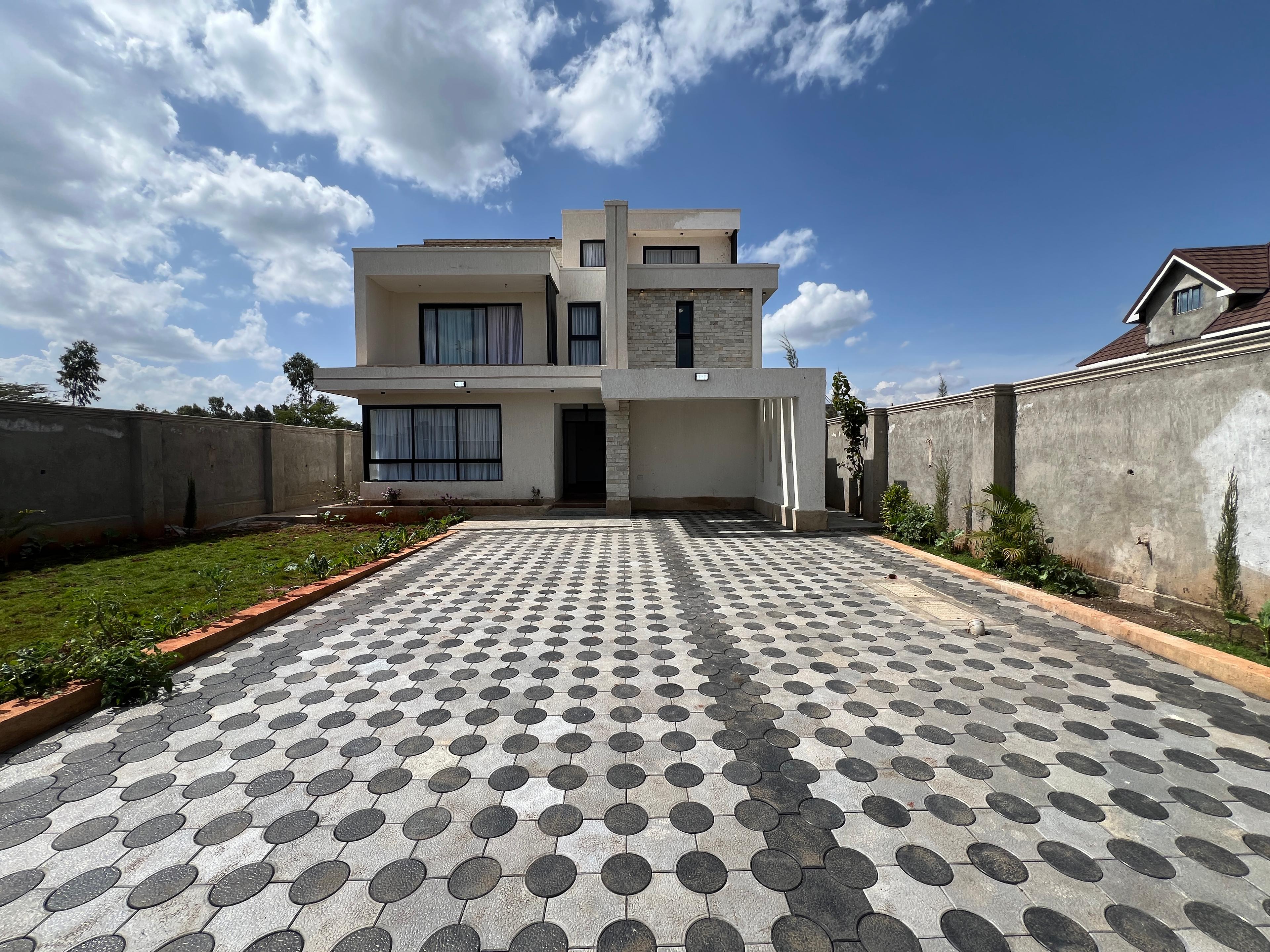  Luxurious Villas for Sale in Kenyatta Road - Image 36