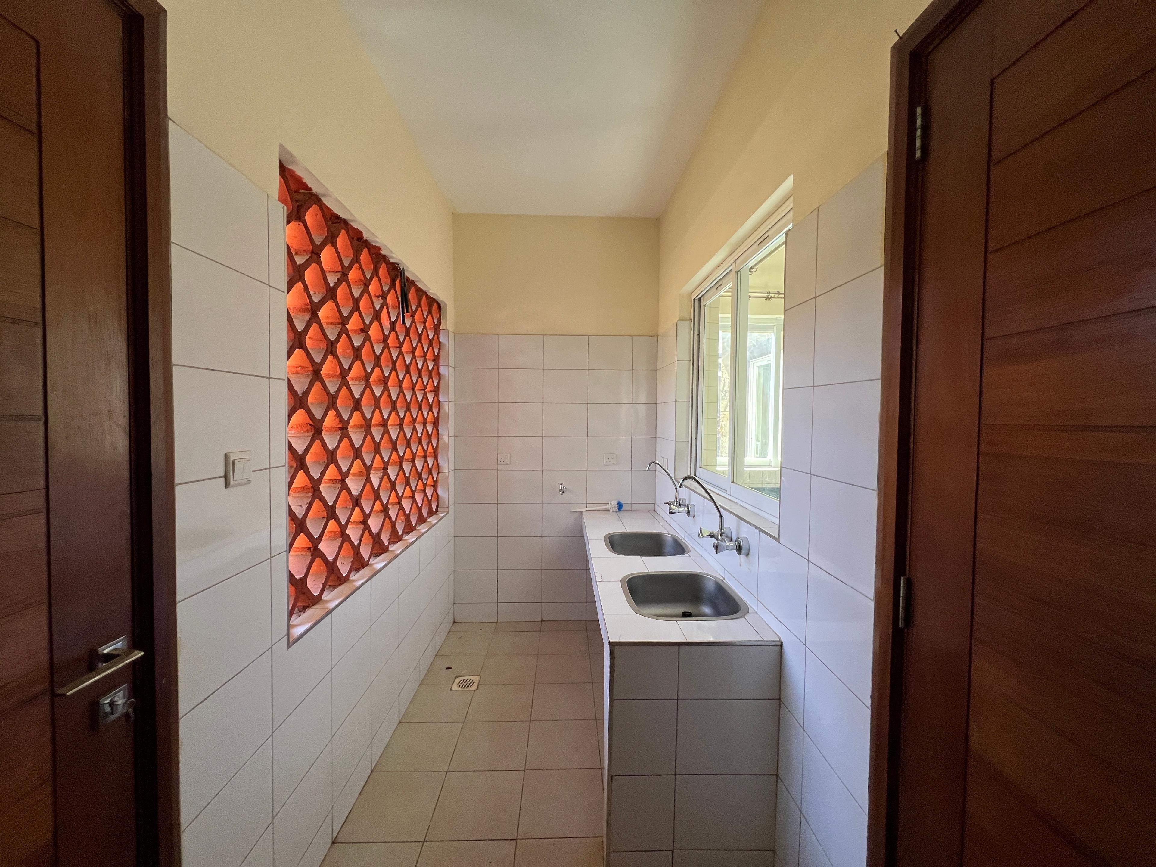 5-Bedroom Mansion for Sale in Lavington - Image 8