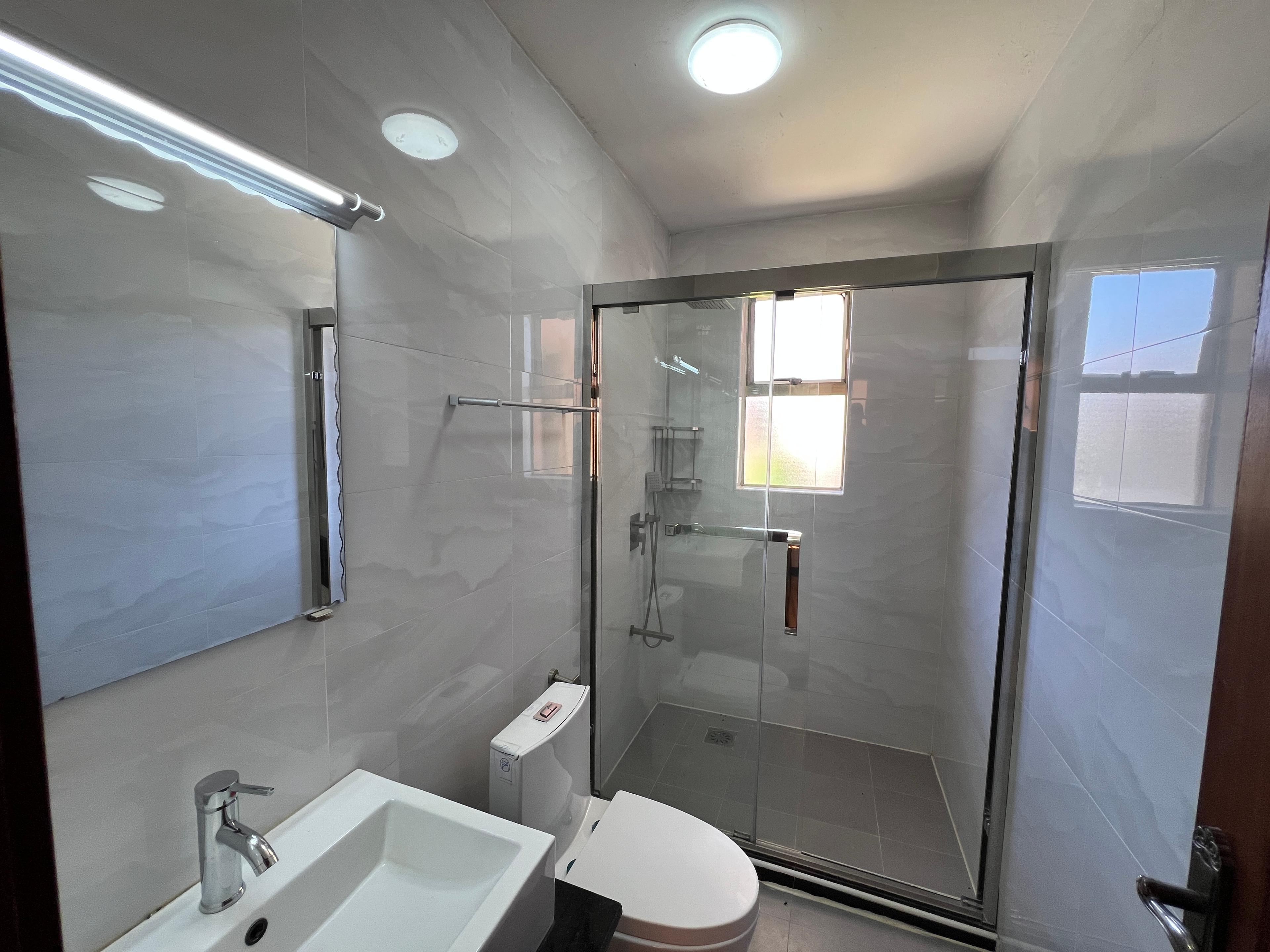 5-Bedroom Mansion for Sale in Lavington - Image 10