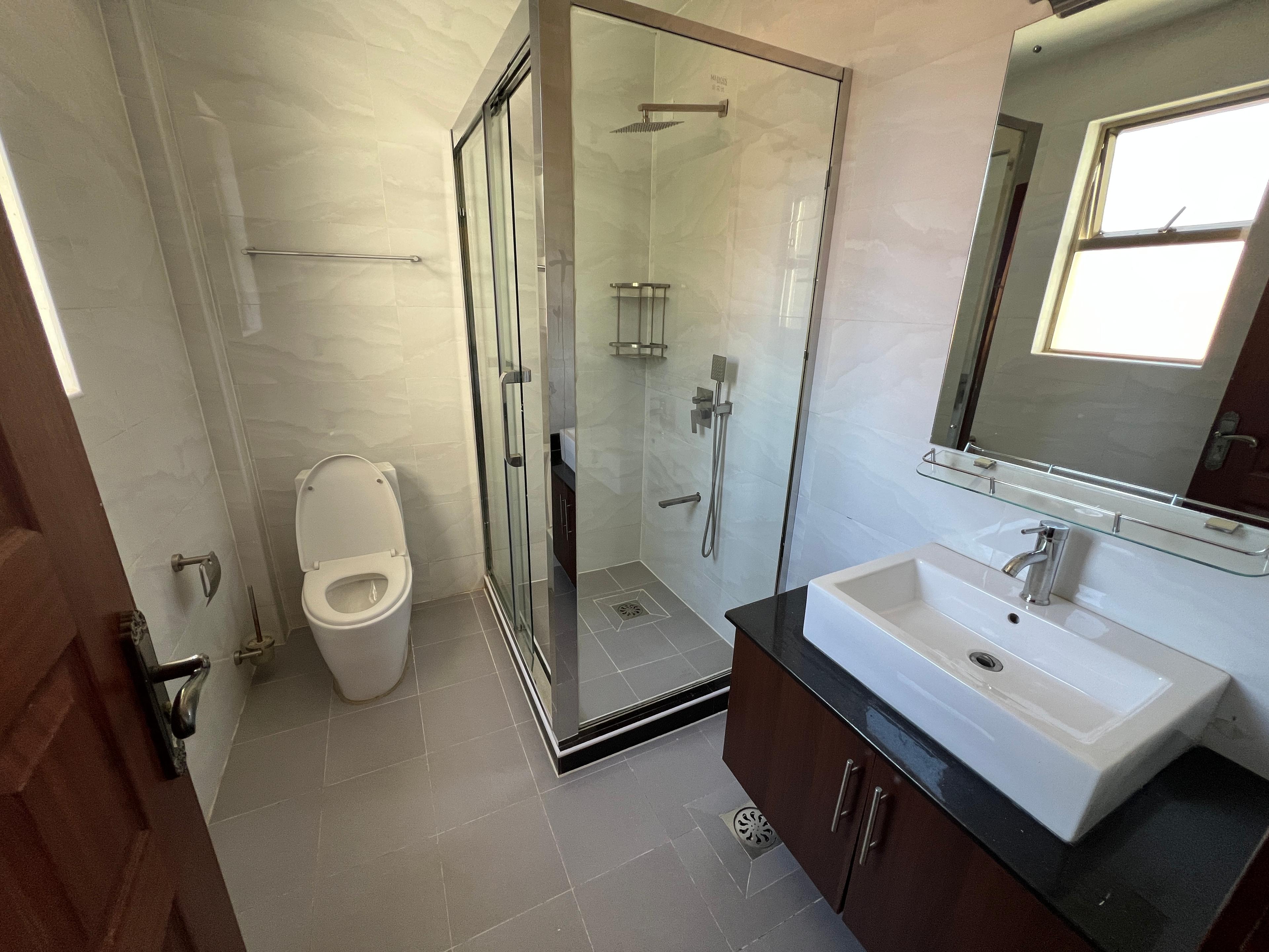 5-Bedroom Mansion for Sale in Lavington - Image 11