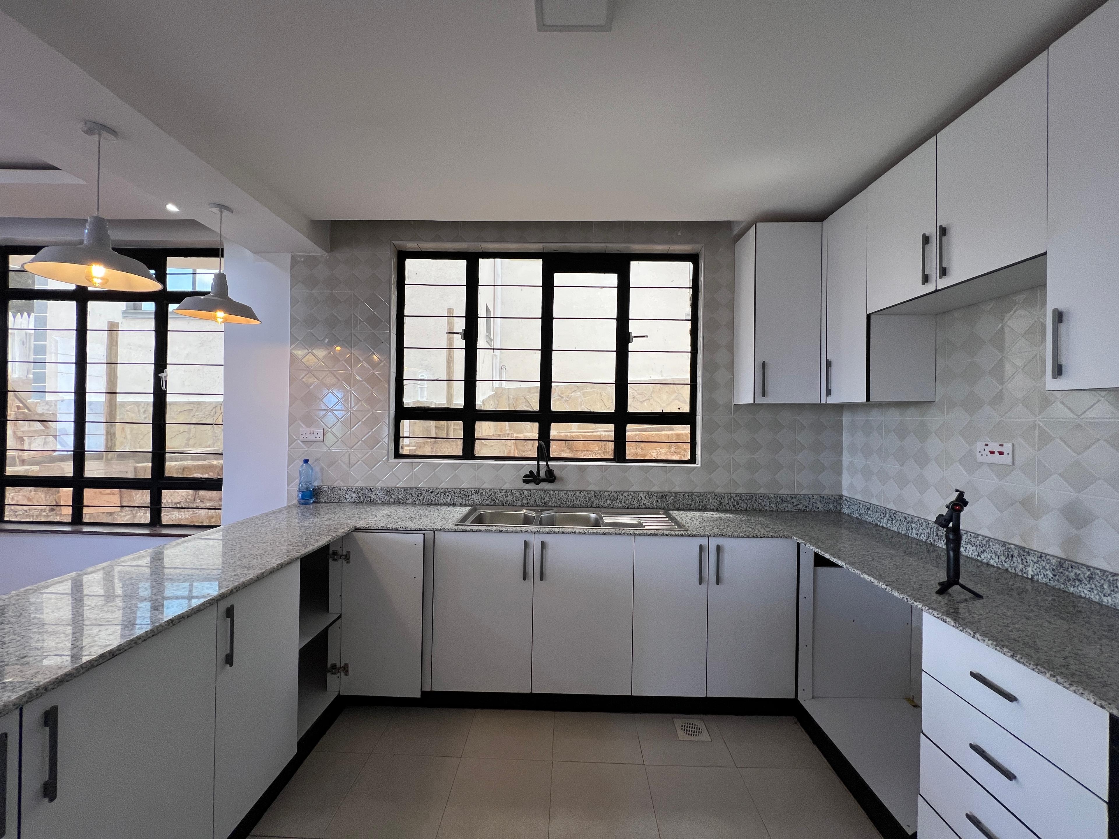 Exquisite 5-Bedroom Mansion + DSQ in Ngong – Ksh 18.5M - Image 9