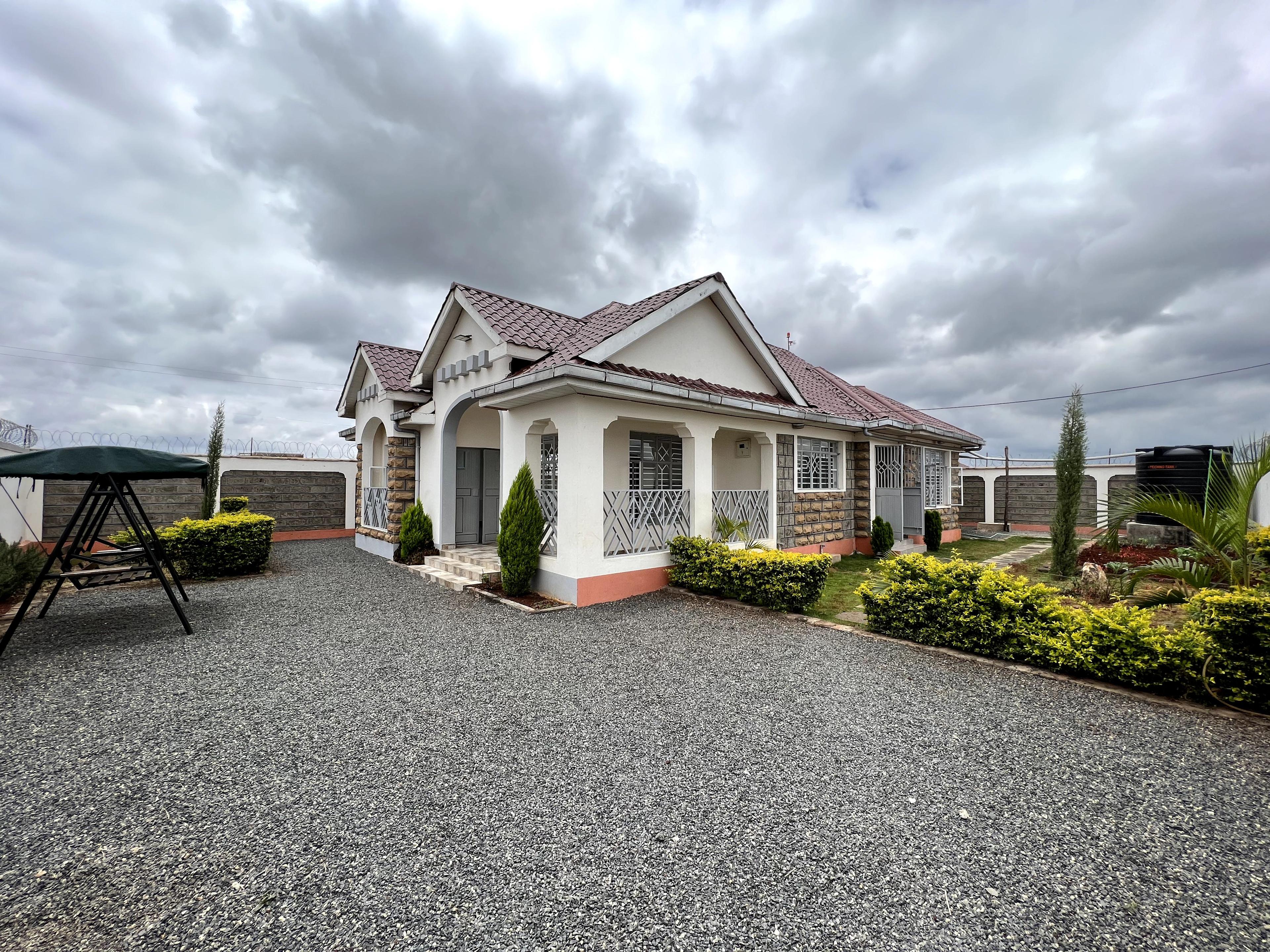 3 BR BUNGALOW ON SALE IN JUJA  - Image 2