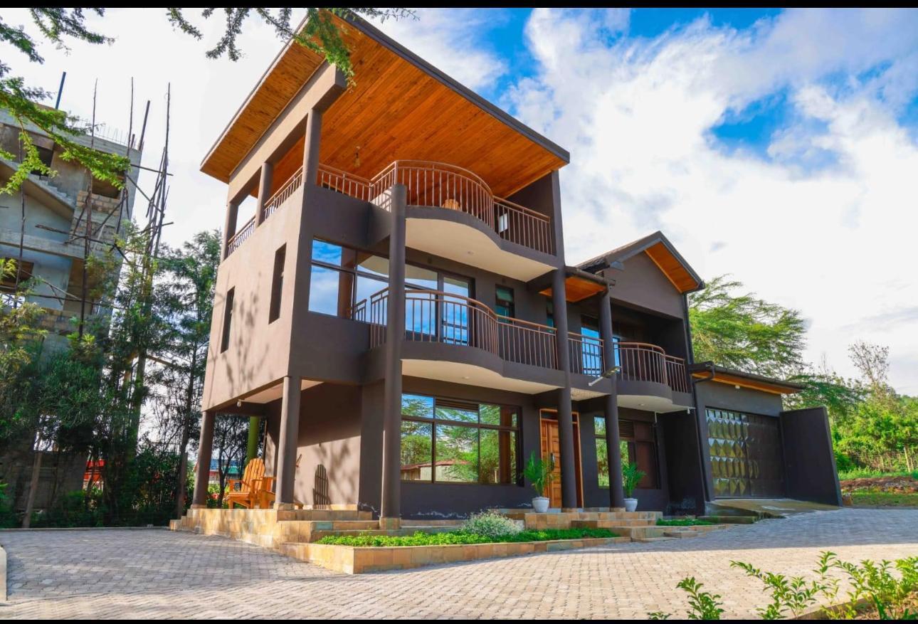 Smart Villa for Sale at a Golf Resort - Lake Elementaita - Image 1
