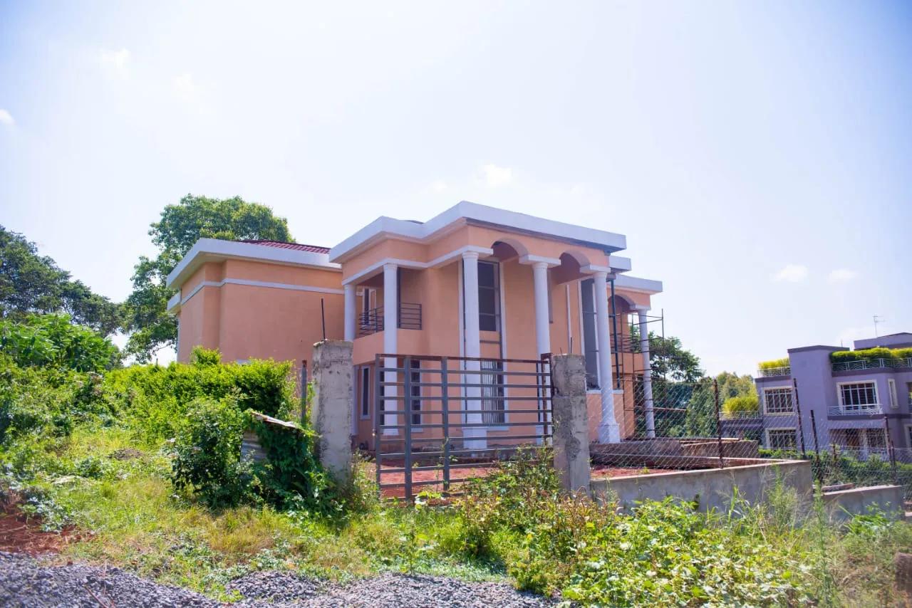 6-bedroom house on a distress sale  - Image 1