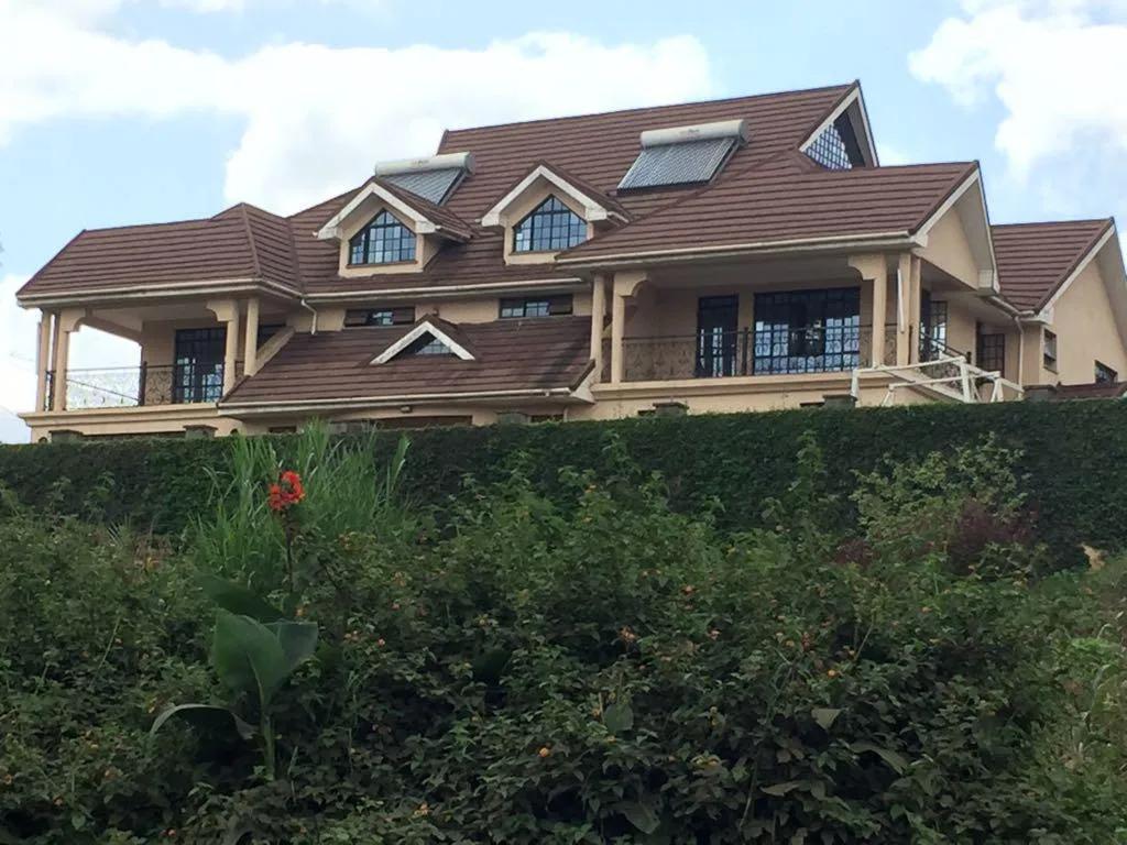 Luxurious 7-Bedroom Mansion in Runda Grove - Image 1