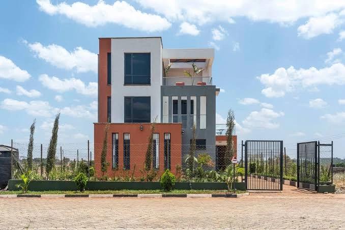 Modern 5 Bedroom Villas in a Tranquil Gated Community - Image 1