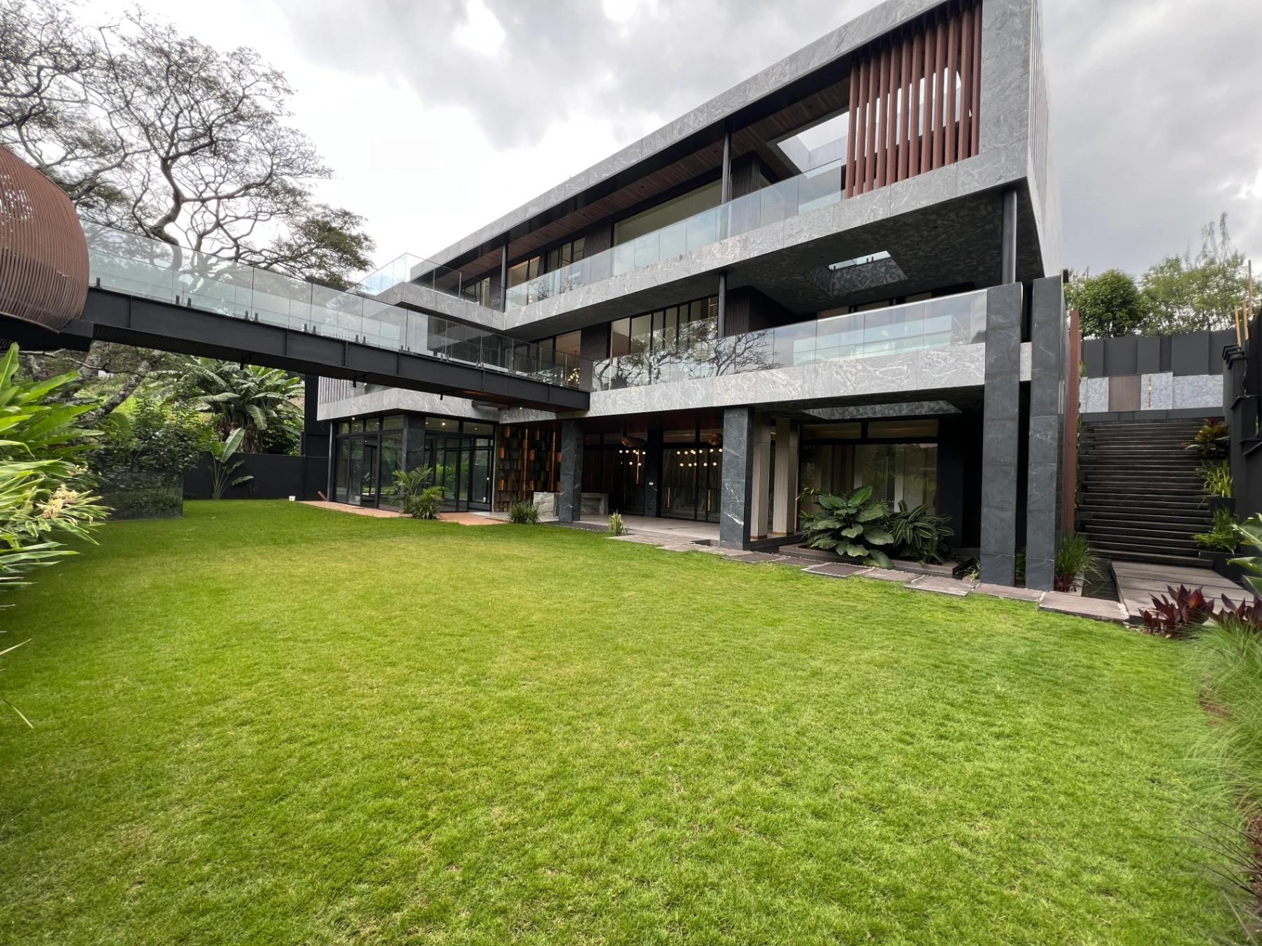 5BR Townhouse on Sale in Kitisuru - Image 1
