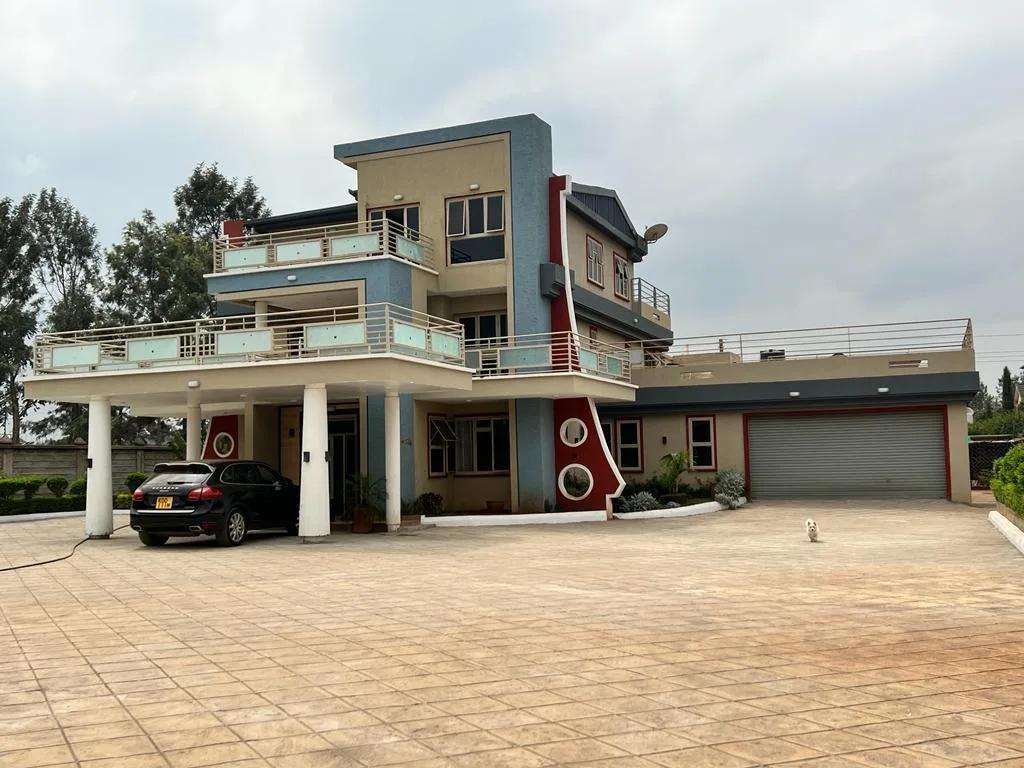 Mega mansion on Sale in kiambu road  - Image 1