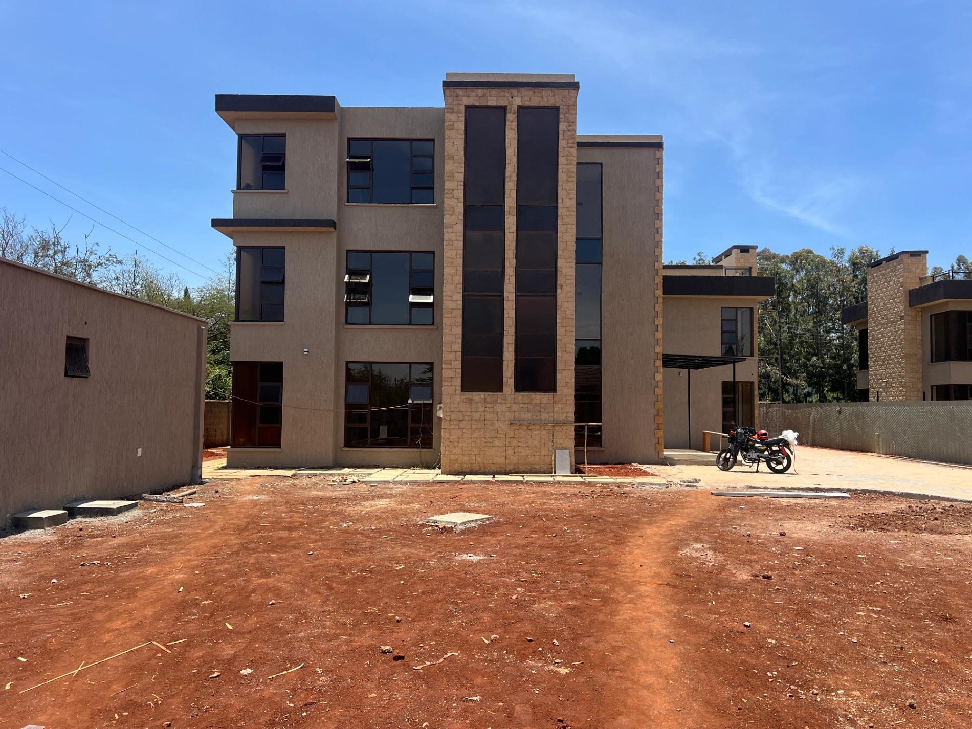5BR Villa for Sale in Karen Hardy  - Image 1