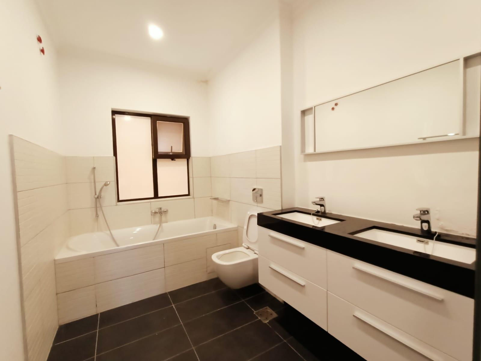 5-Bedroom Townhouse for Sale in Kaputei Gardens - Image 4