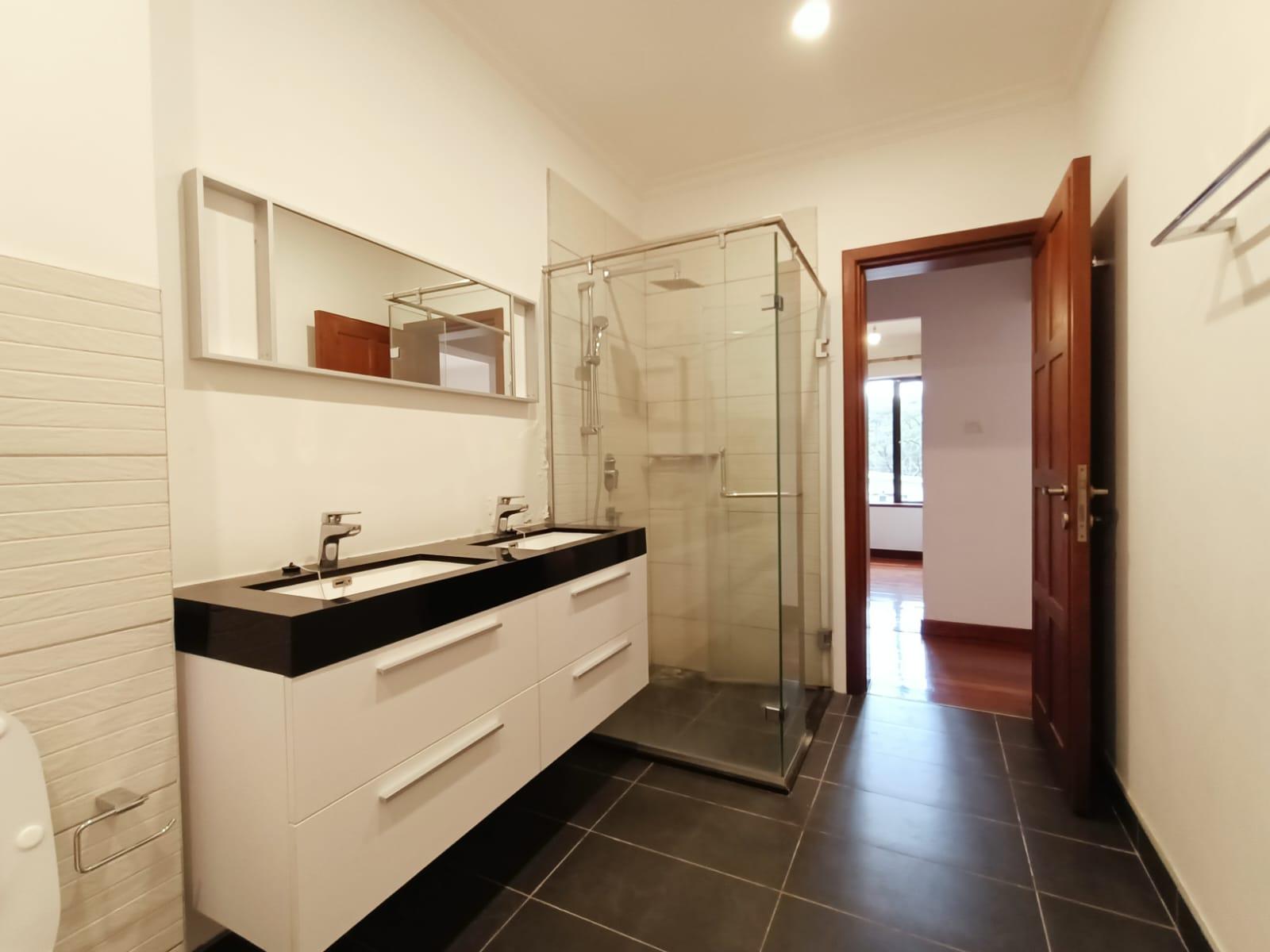 5-Bedroom Townhouse for Sale in Kaputei Gardens - Image 9