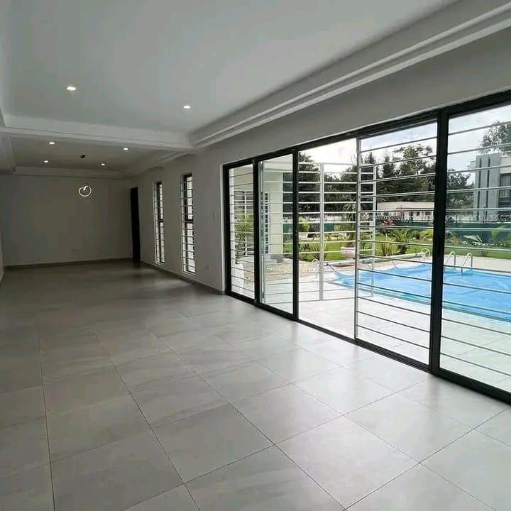 5BR Townhouse for Sale in Runda  - Image 4