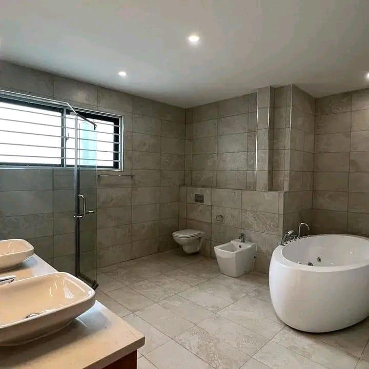 5BR Townhouse for Sale in Runda  - Image 13