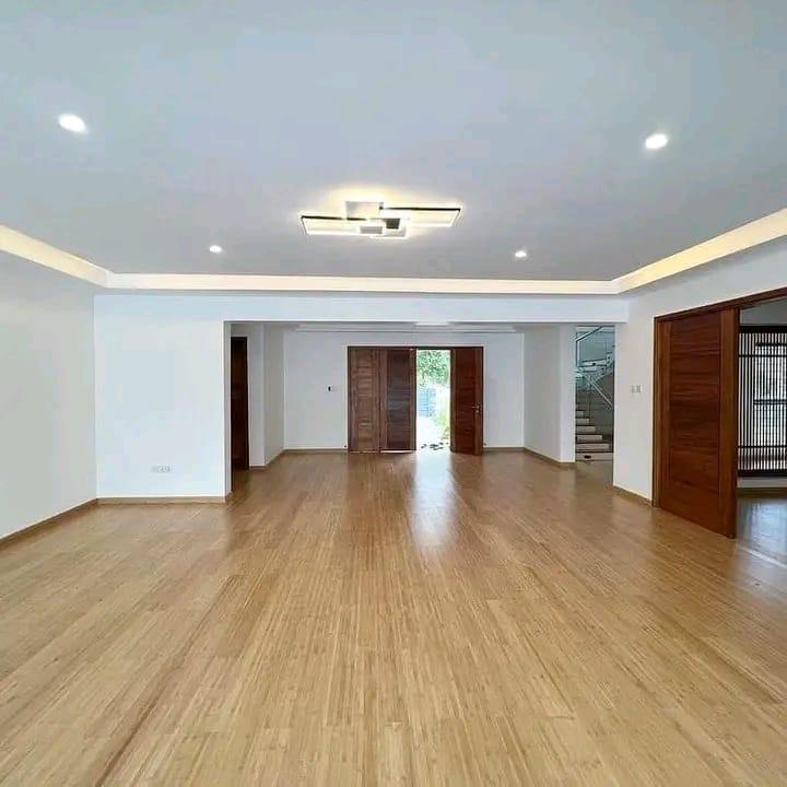 5BR Townhouse for Sale in Runda  - Image 5