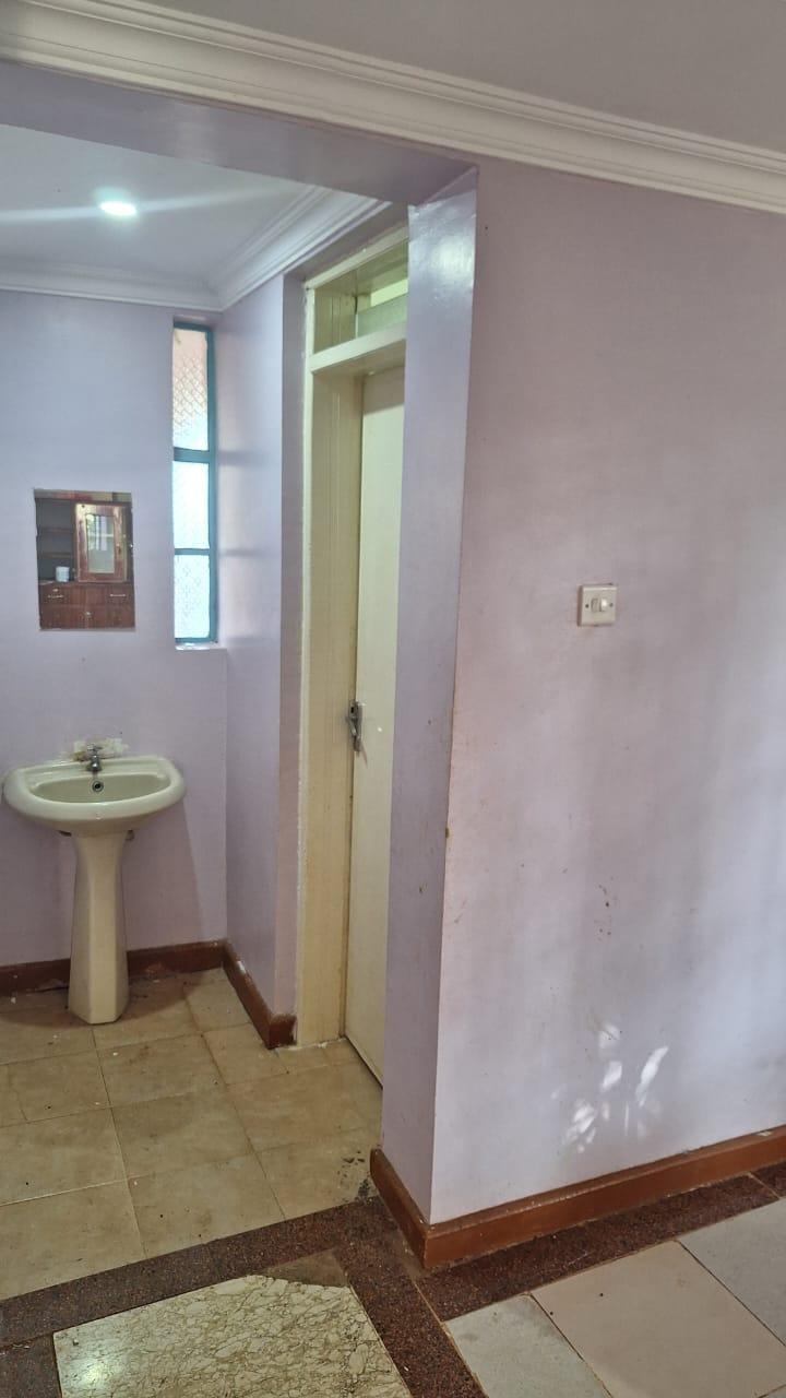 Home to let/sale in Karen  - Image 26