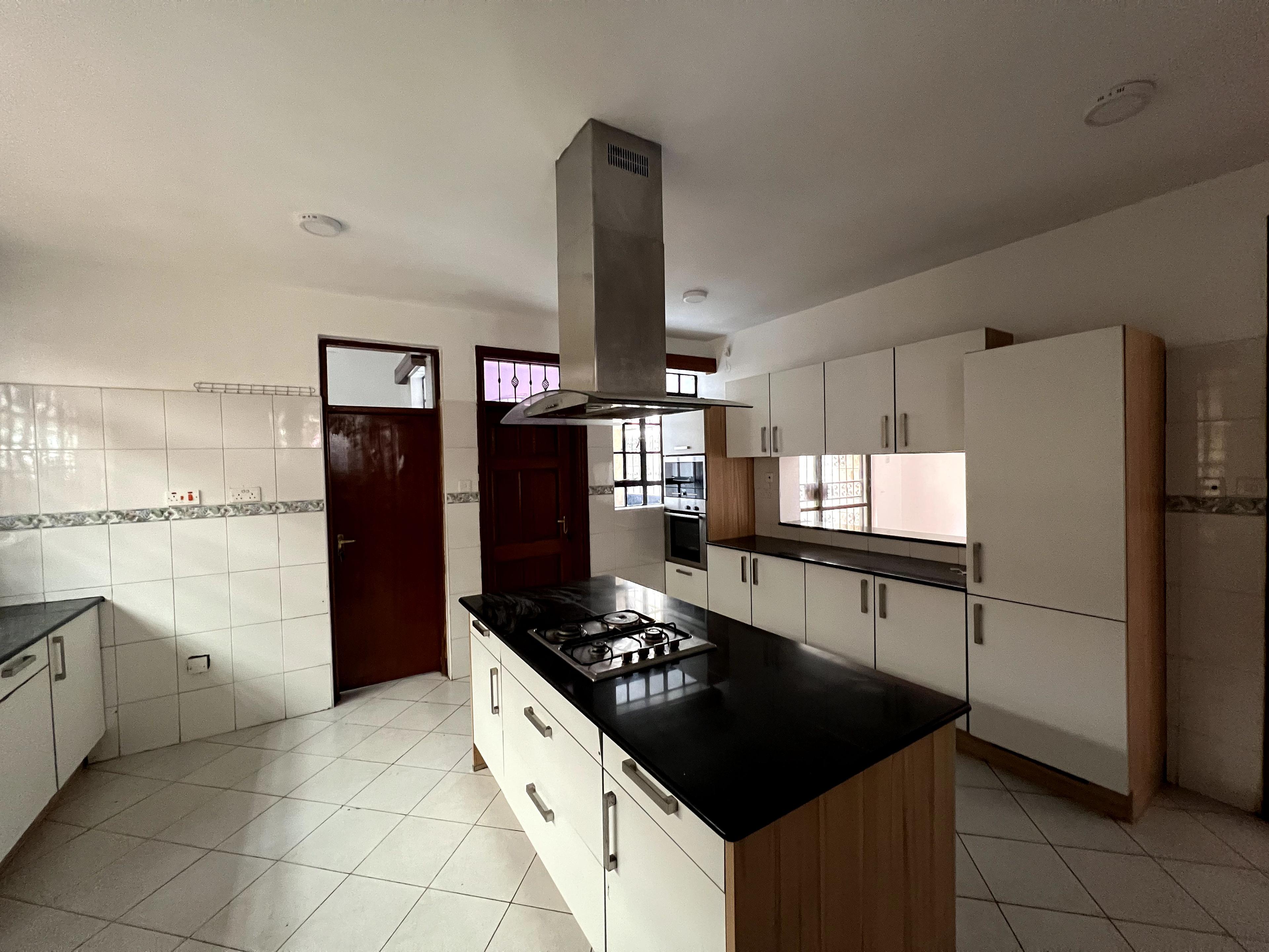 Luxurious 5-Bedroom All-Ensuite House on Sale in Kileleshwa - Image 4