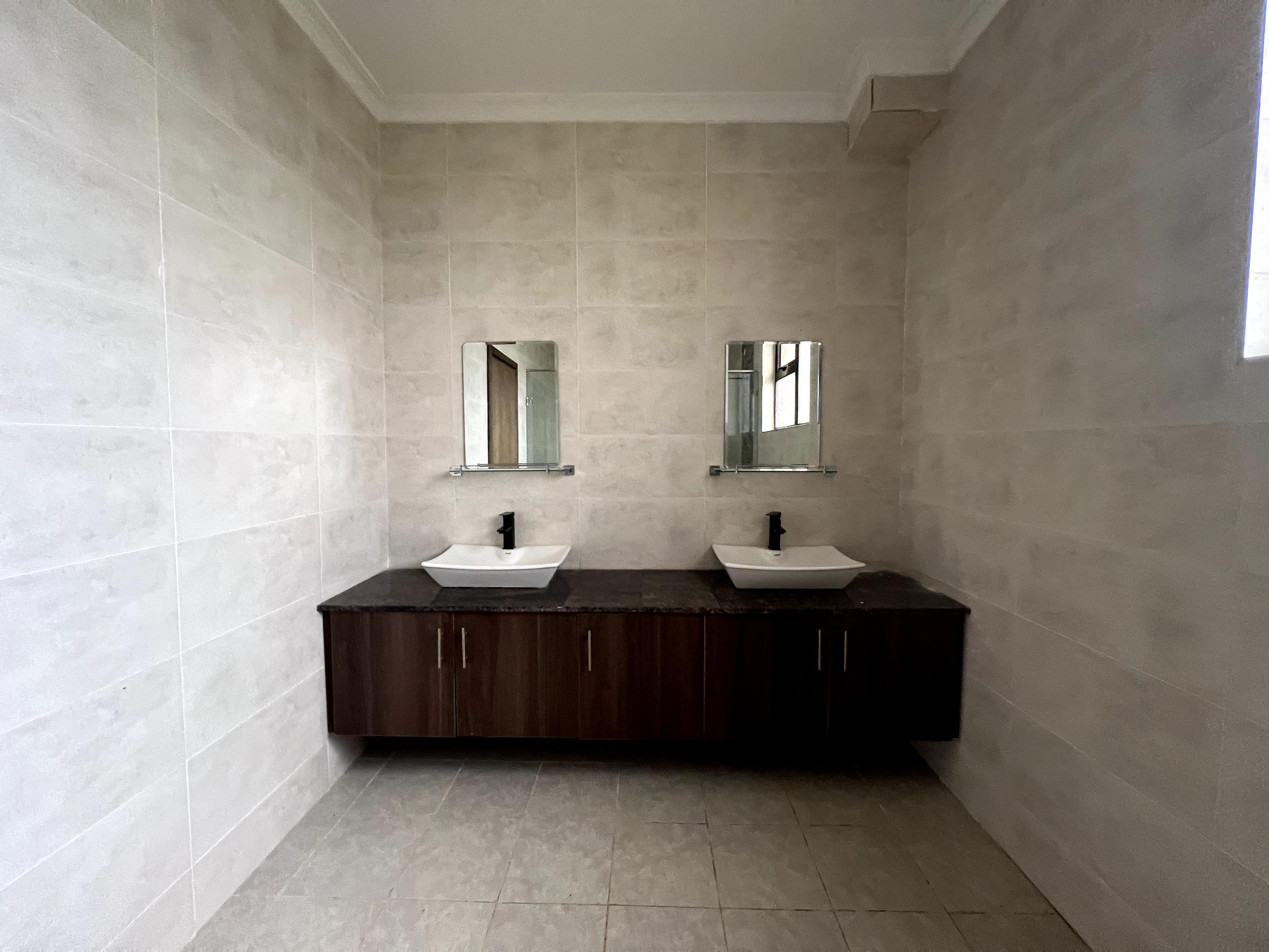 4-Bedroom Mansion in Kiambu Town - Image 12