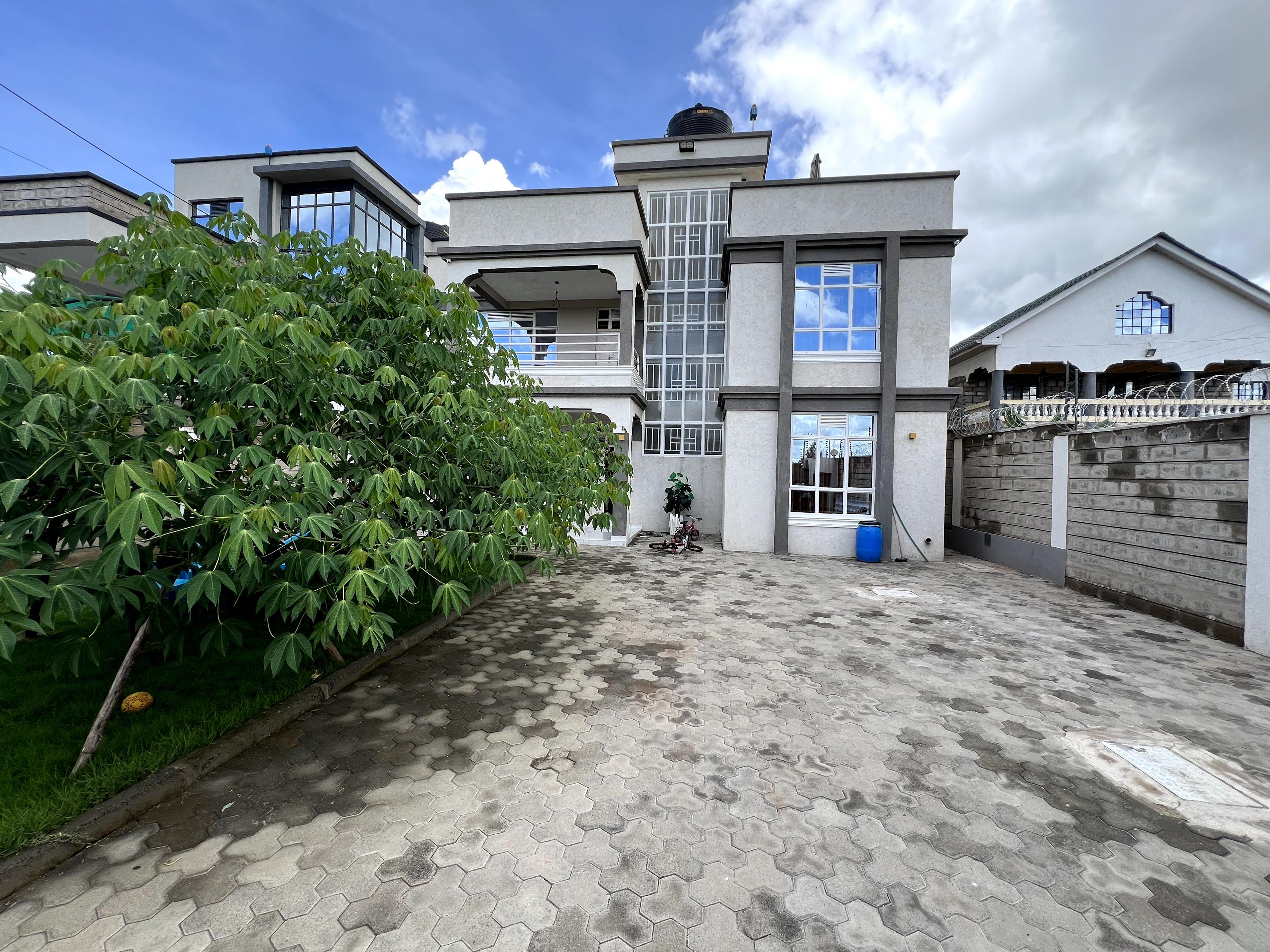 4-Bedroom All Ensuite Mansion in Yukos, Kitengela - Image 10