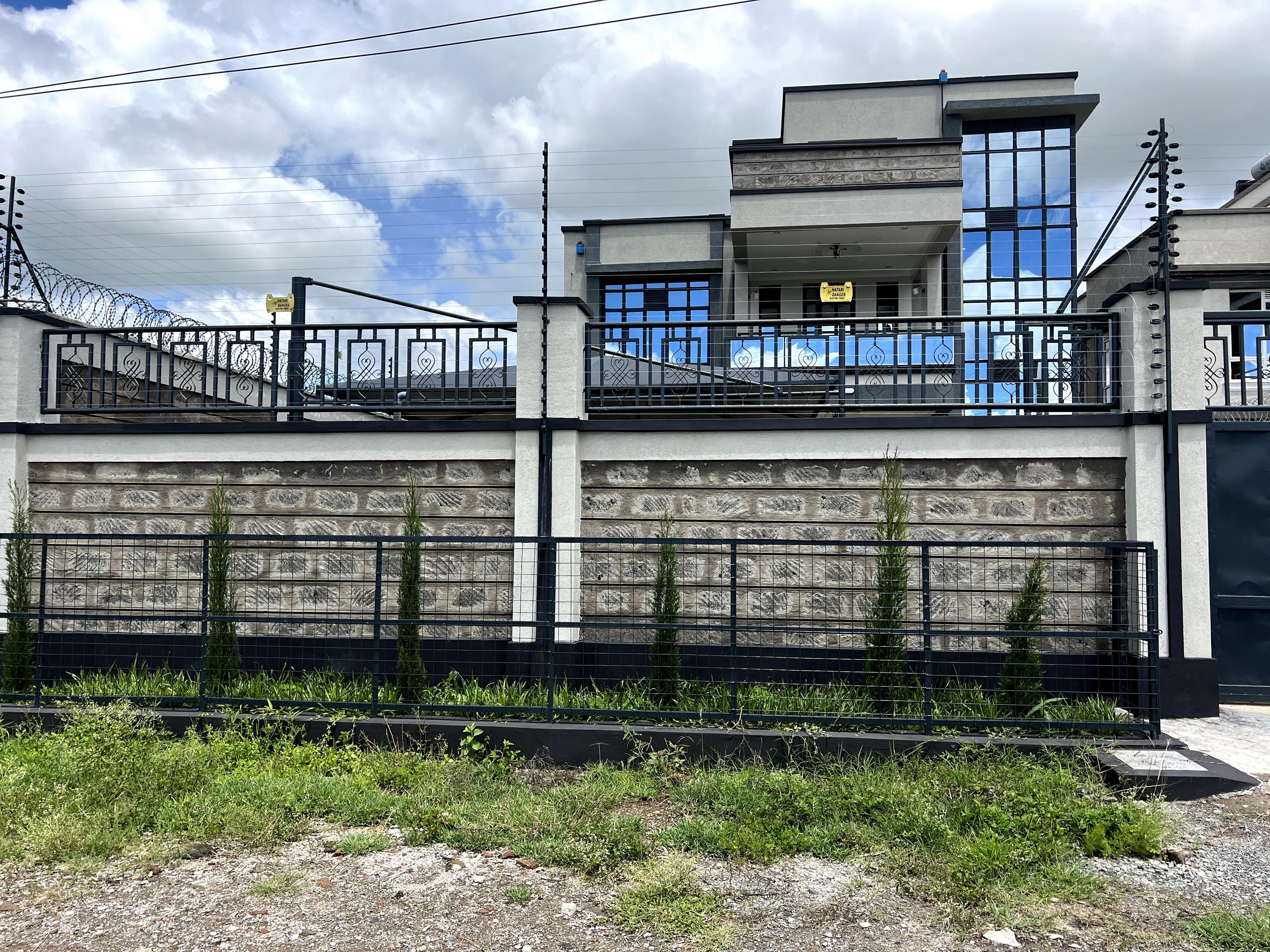 4-Bedroom All Ensuite Mansion in Kitengela, Yukos  - Image 13