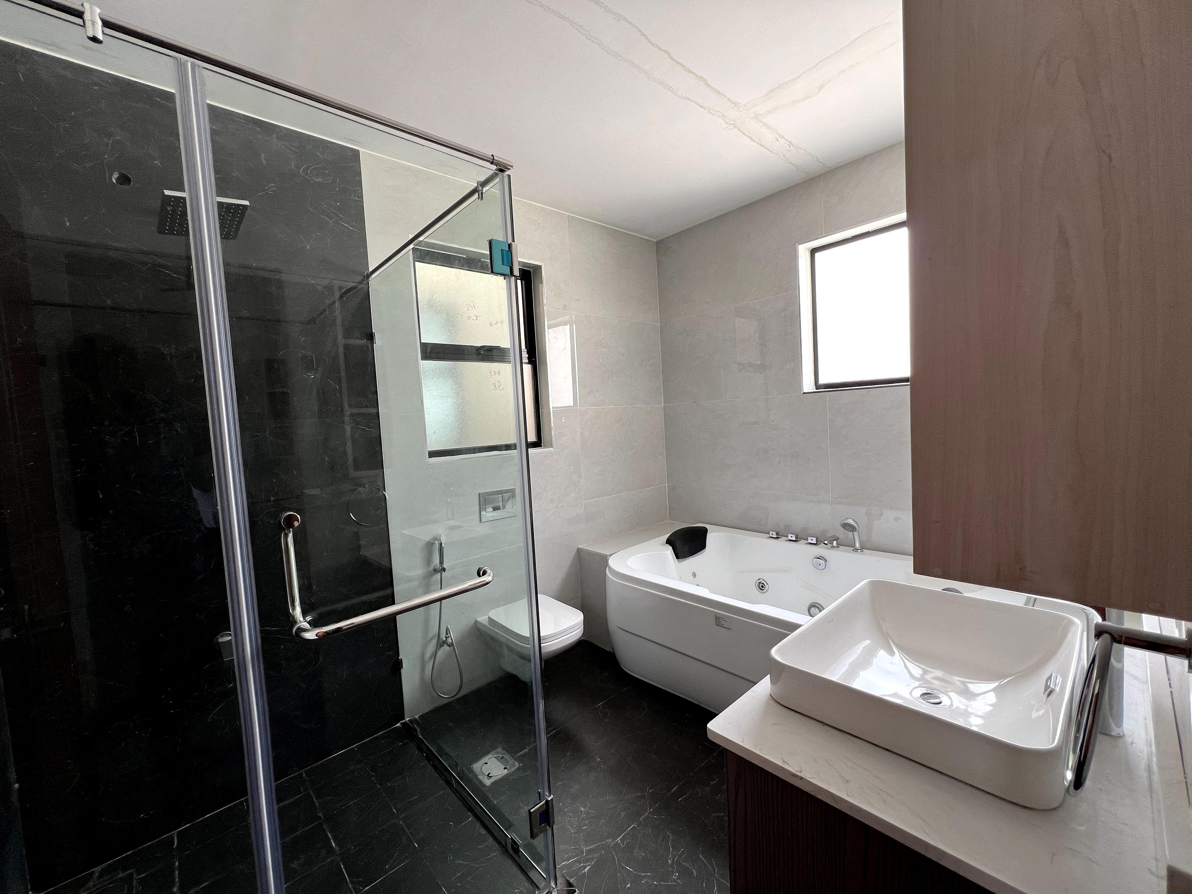 Luxurious 4-Bedroom Triplex in Langata - Image 12